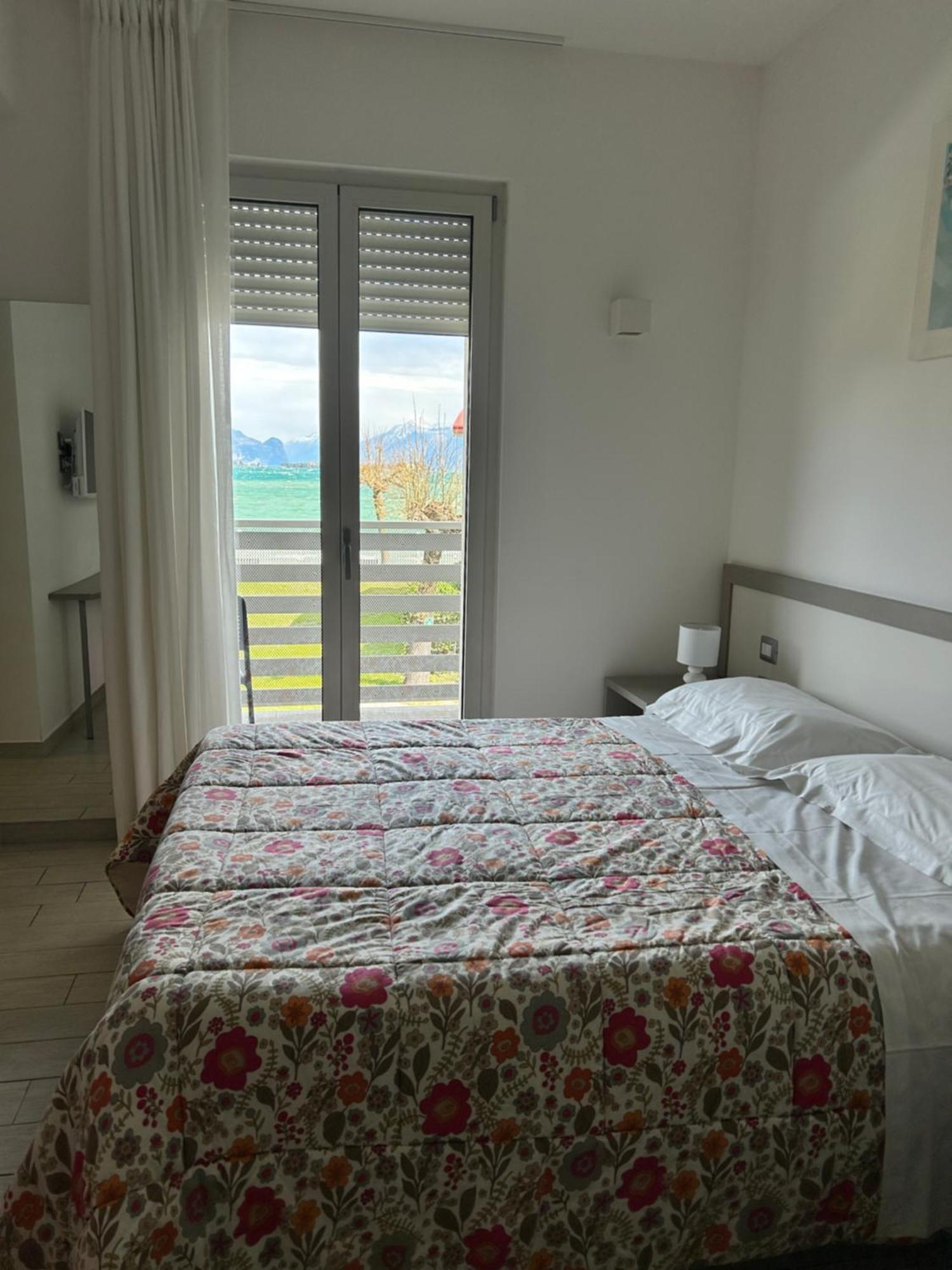 Quadruple Room Lake View