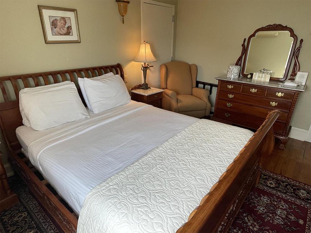 Queen Room with Sea View