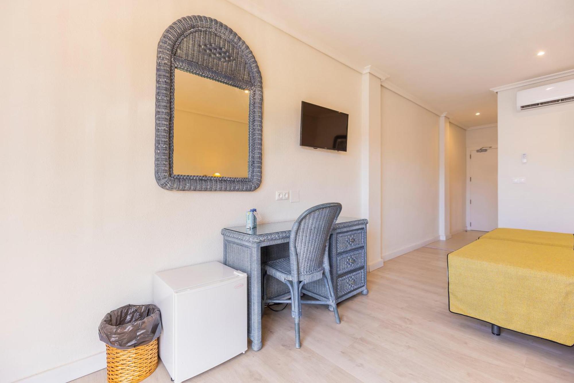 Standard Quadruple Room,1758637024:JPEG