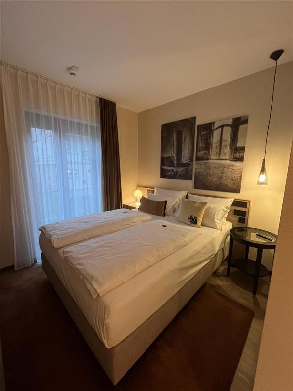 Single Room,1765516577:JPEG