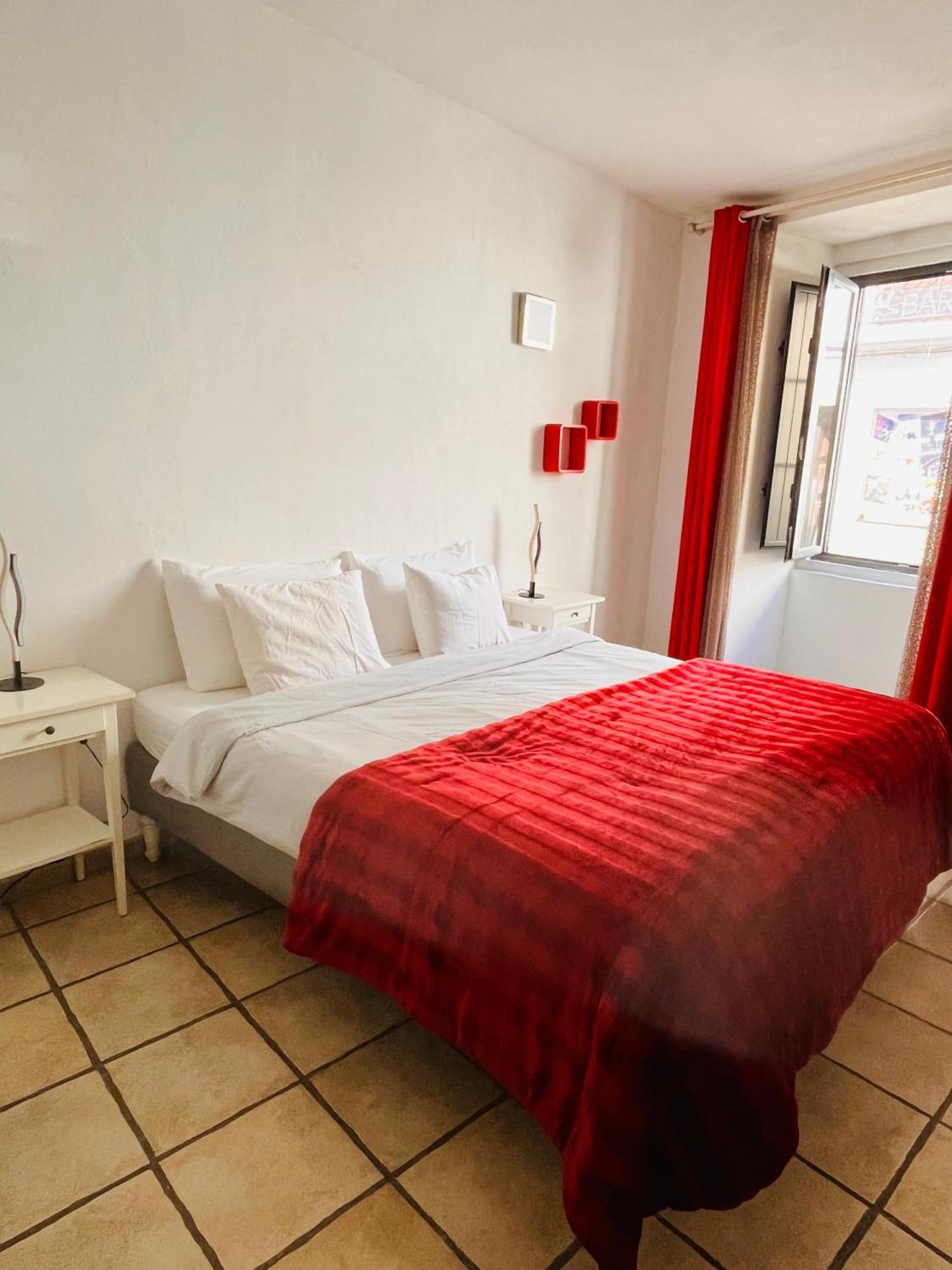 Double or Twin Room Private Bathroom