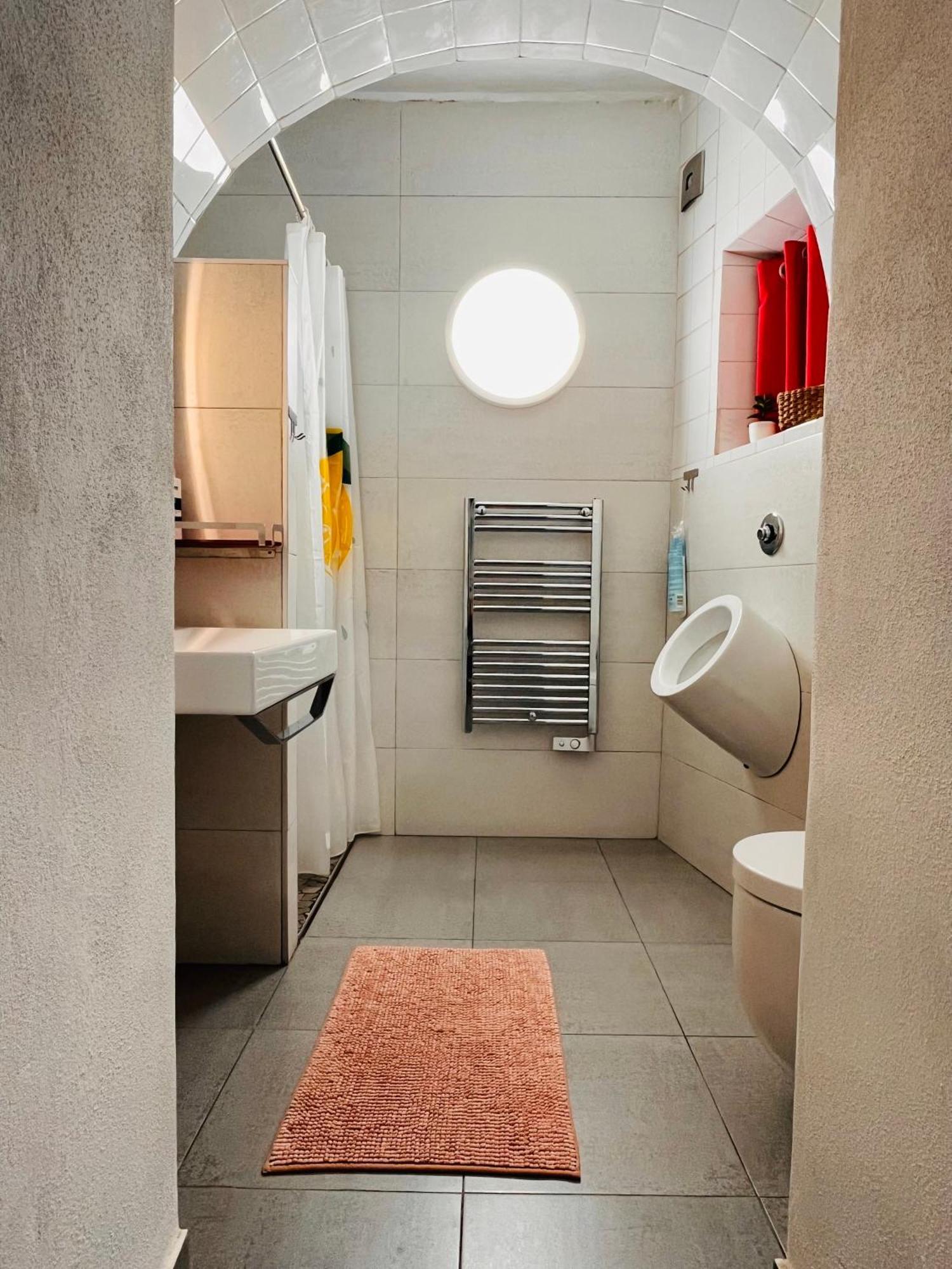 Double or Twin Room Private Bathroom