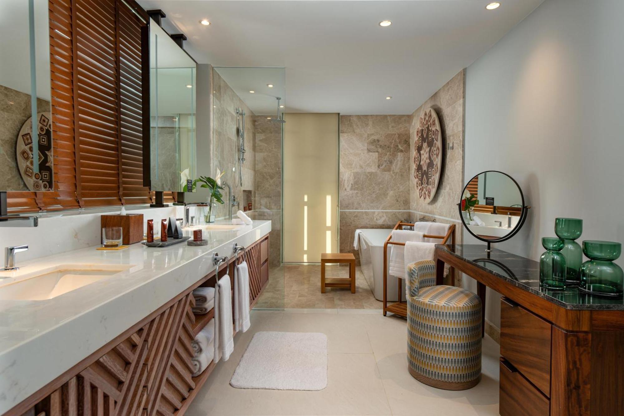 Beachfront Signature Suite with Plunge Pool,1758805975:JPEG