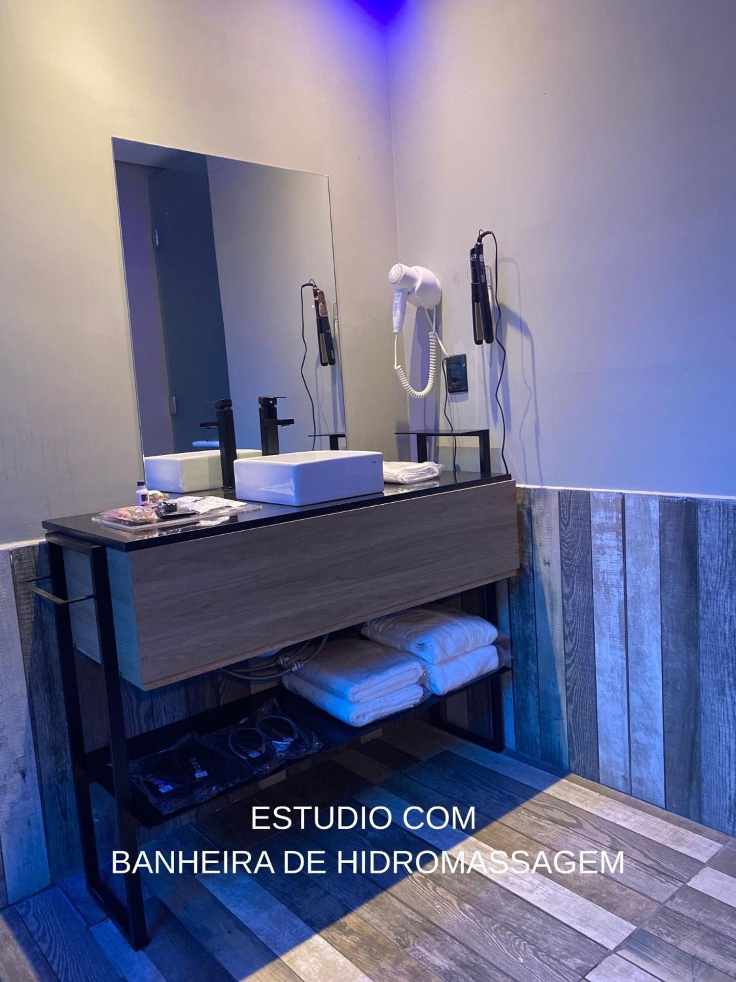 Studio Spa Bath