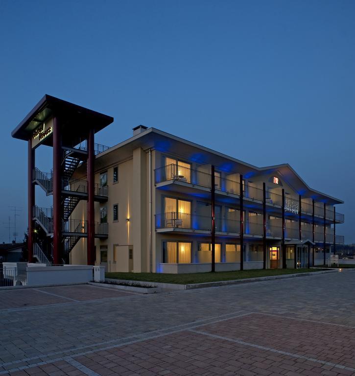 Double Room with Balcony,1097787852:JPEG