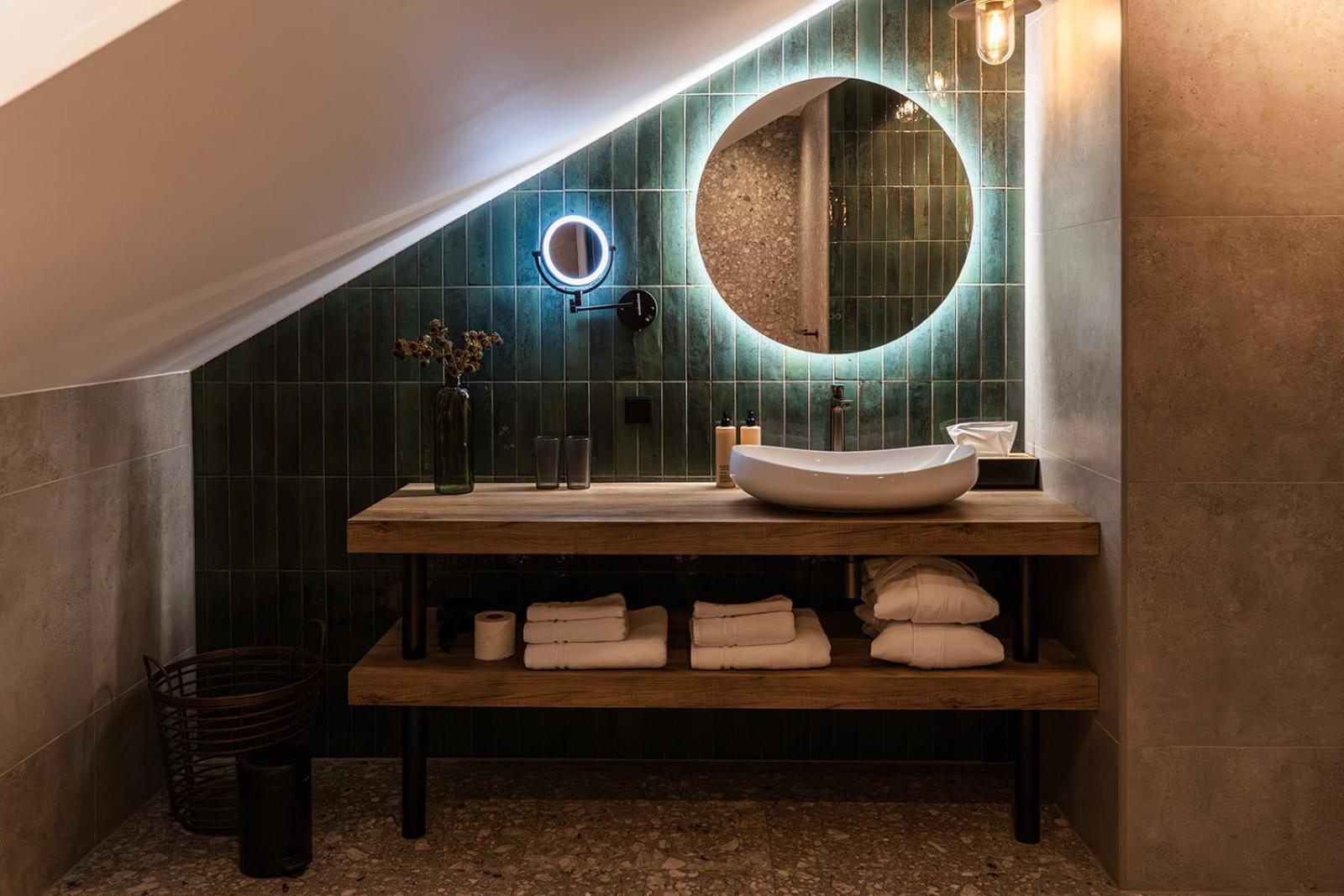 Twin Room Private Bathroom