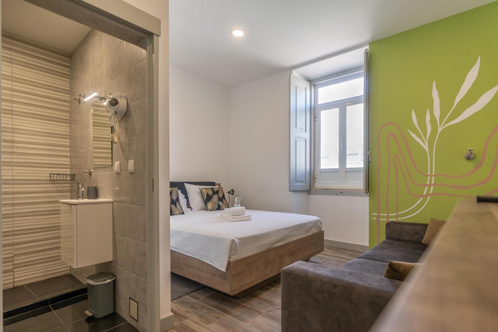 Double Room Private Bathroom