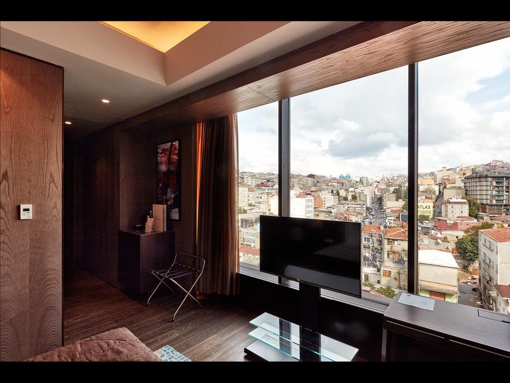Corner Suite