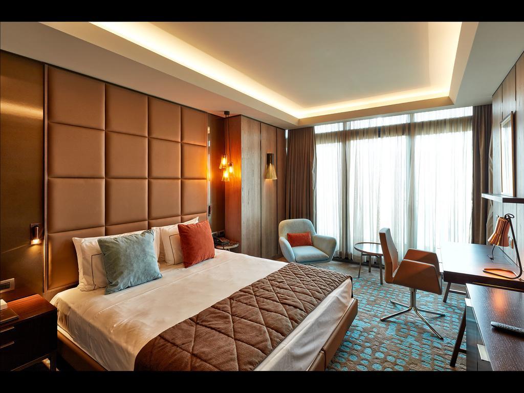 King Suite Balcony,142312968:JPEG