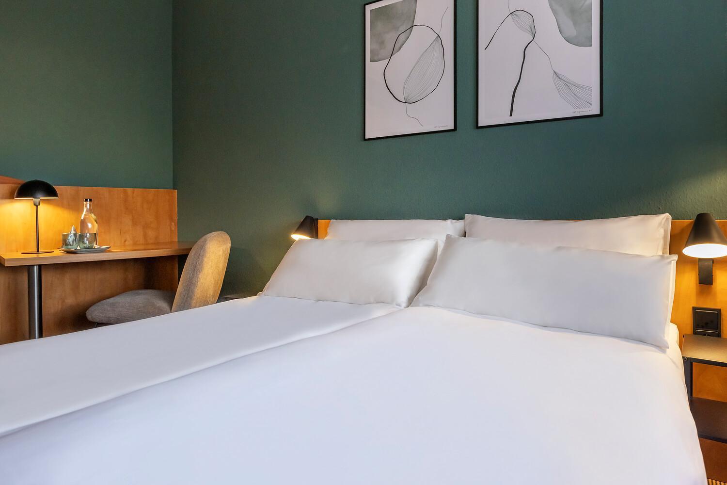 Double Room,1765142572:JPEG