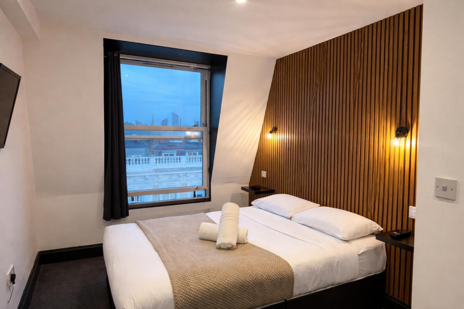 Double Room Private Bathroom