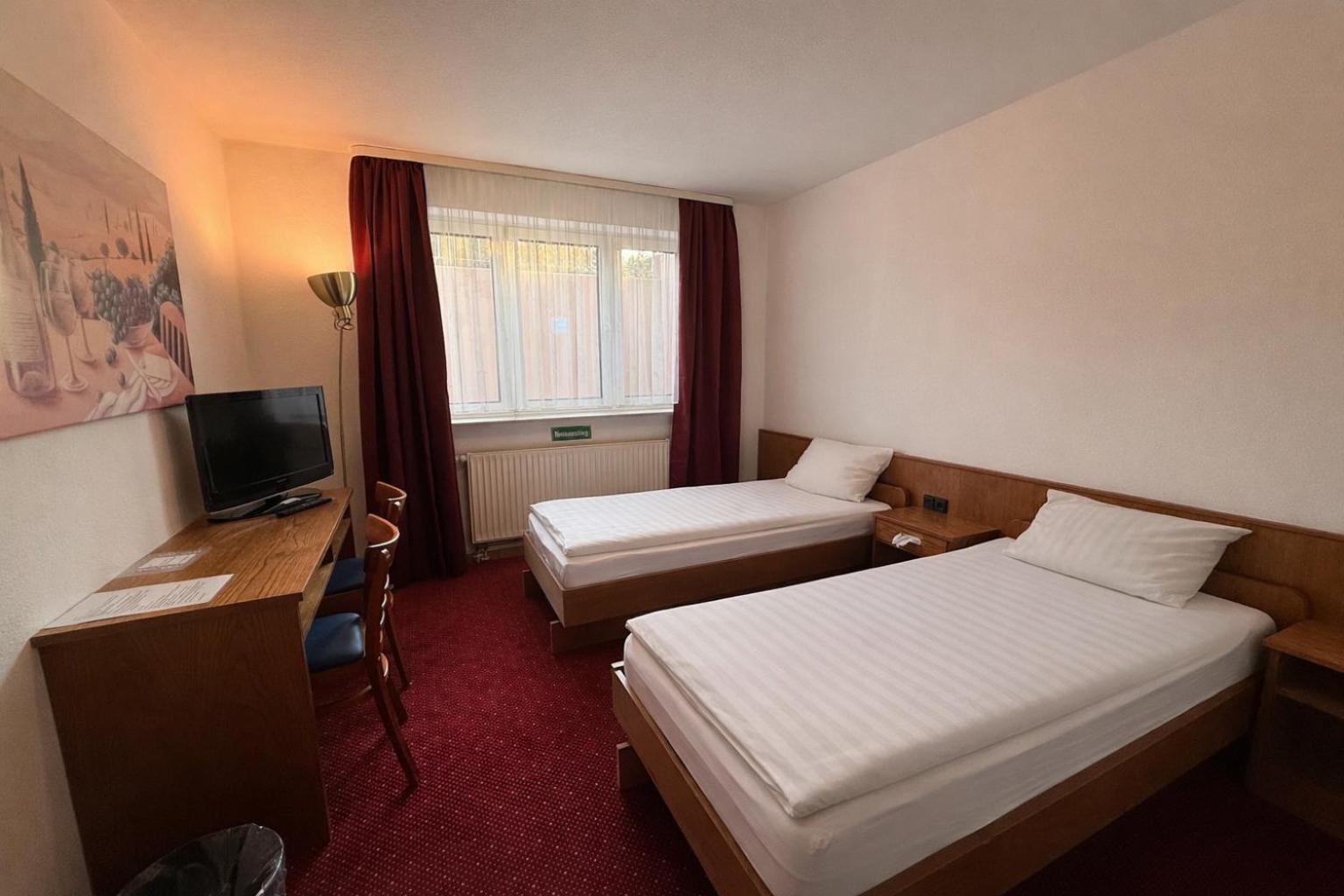 Basic Twin Room