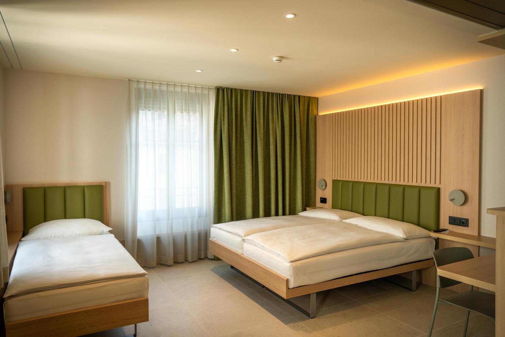 Triple Room,1765142736:JPEG