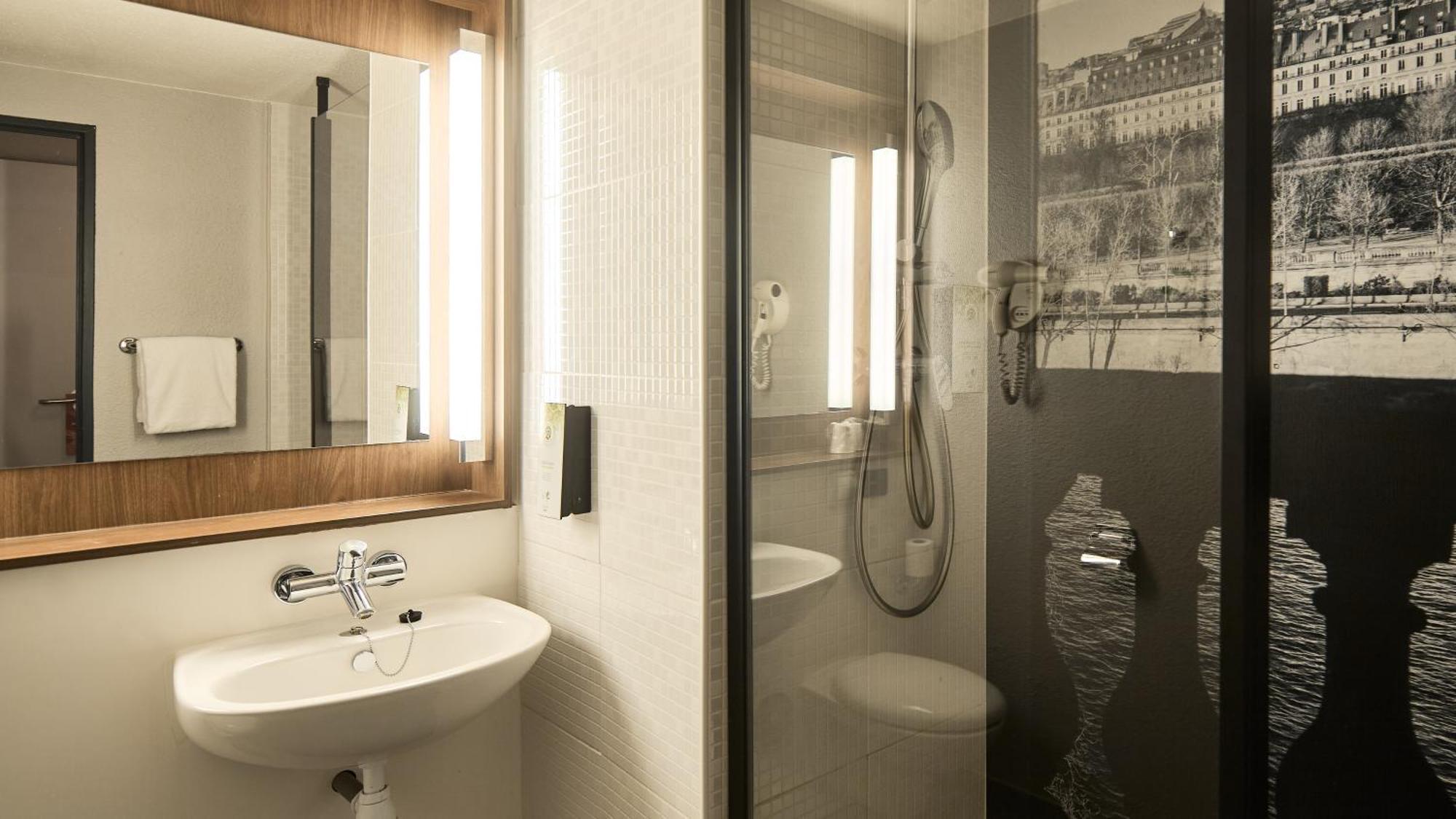Standard Twin Room,1765144644:JPEG