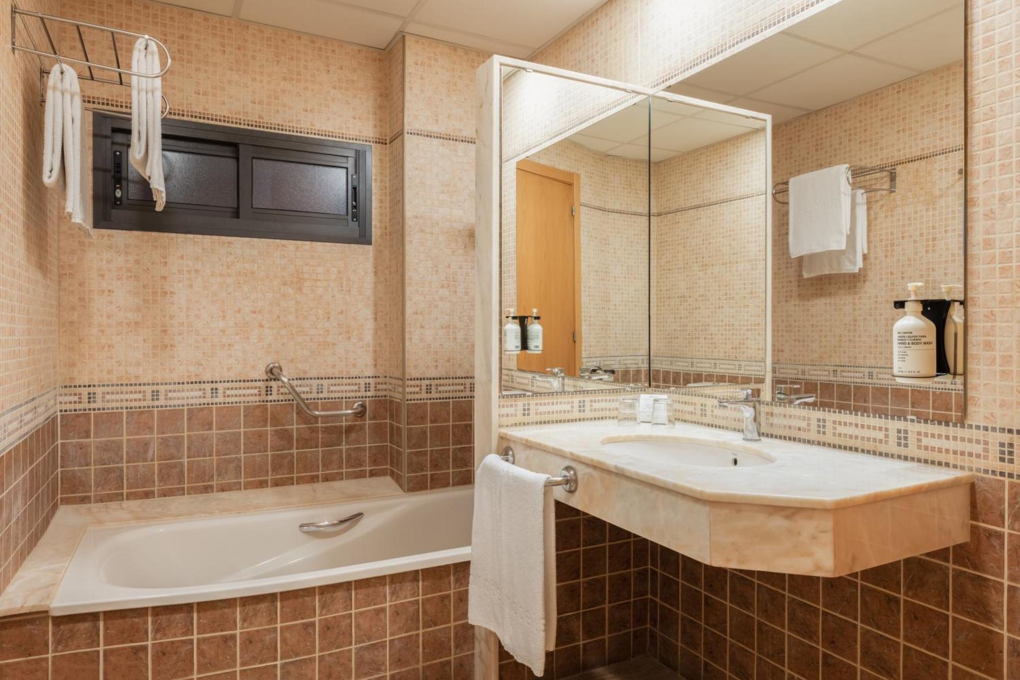 Double or Twin Room,1765150481:JPEG