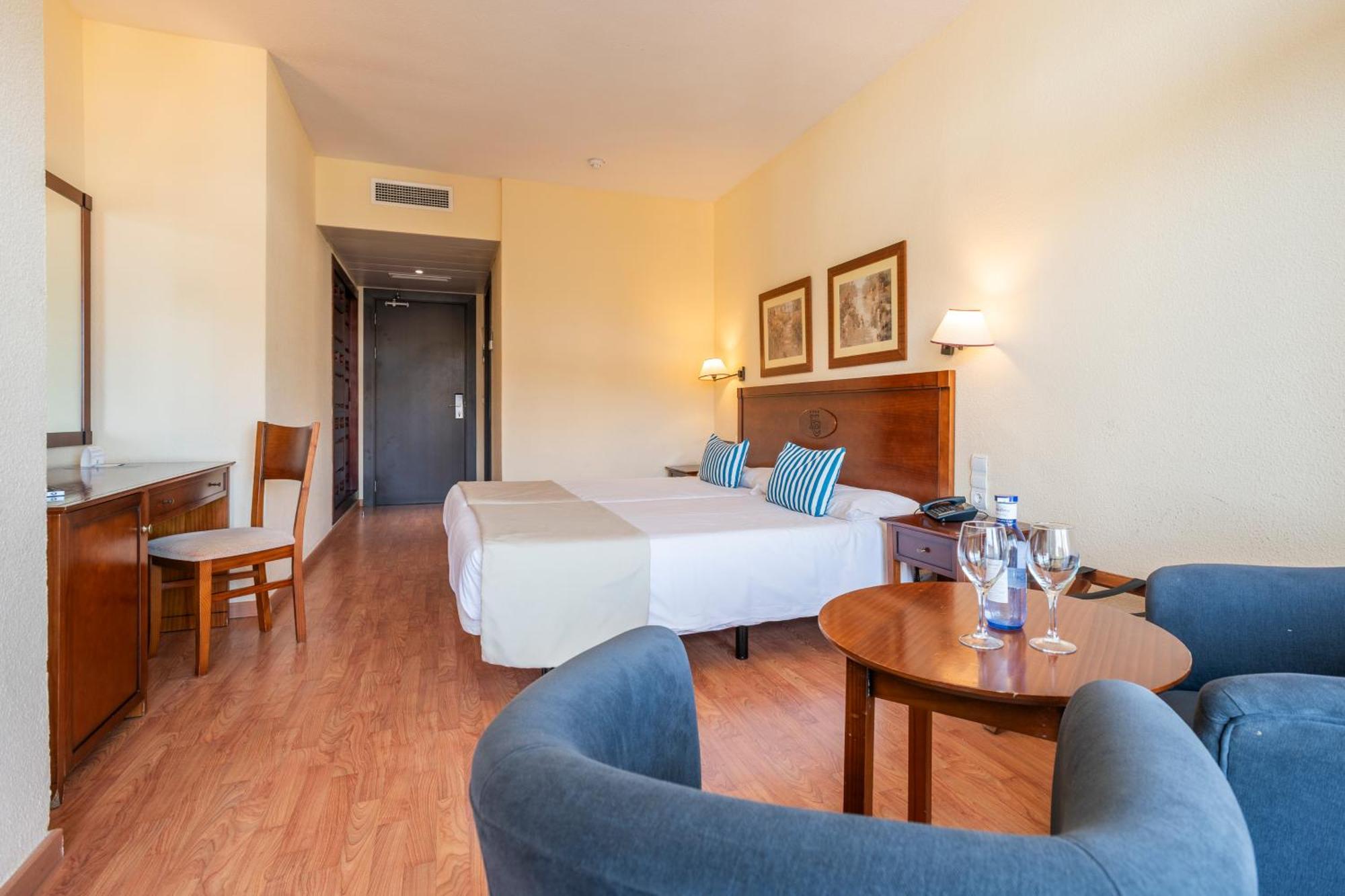 Superior Triple Room Side Sea View