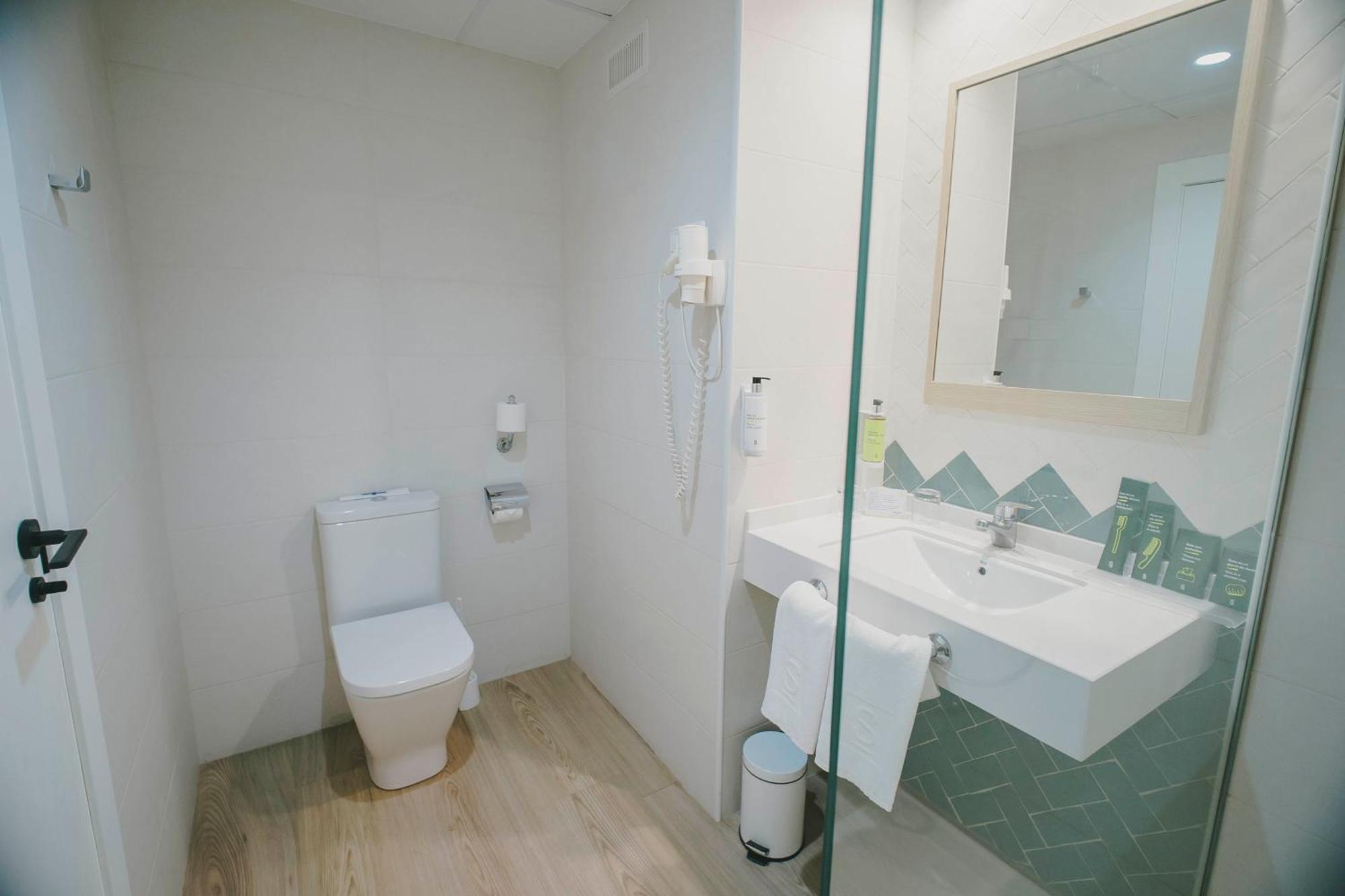 Family Room,1765153244:JPEG