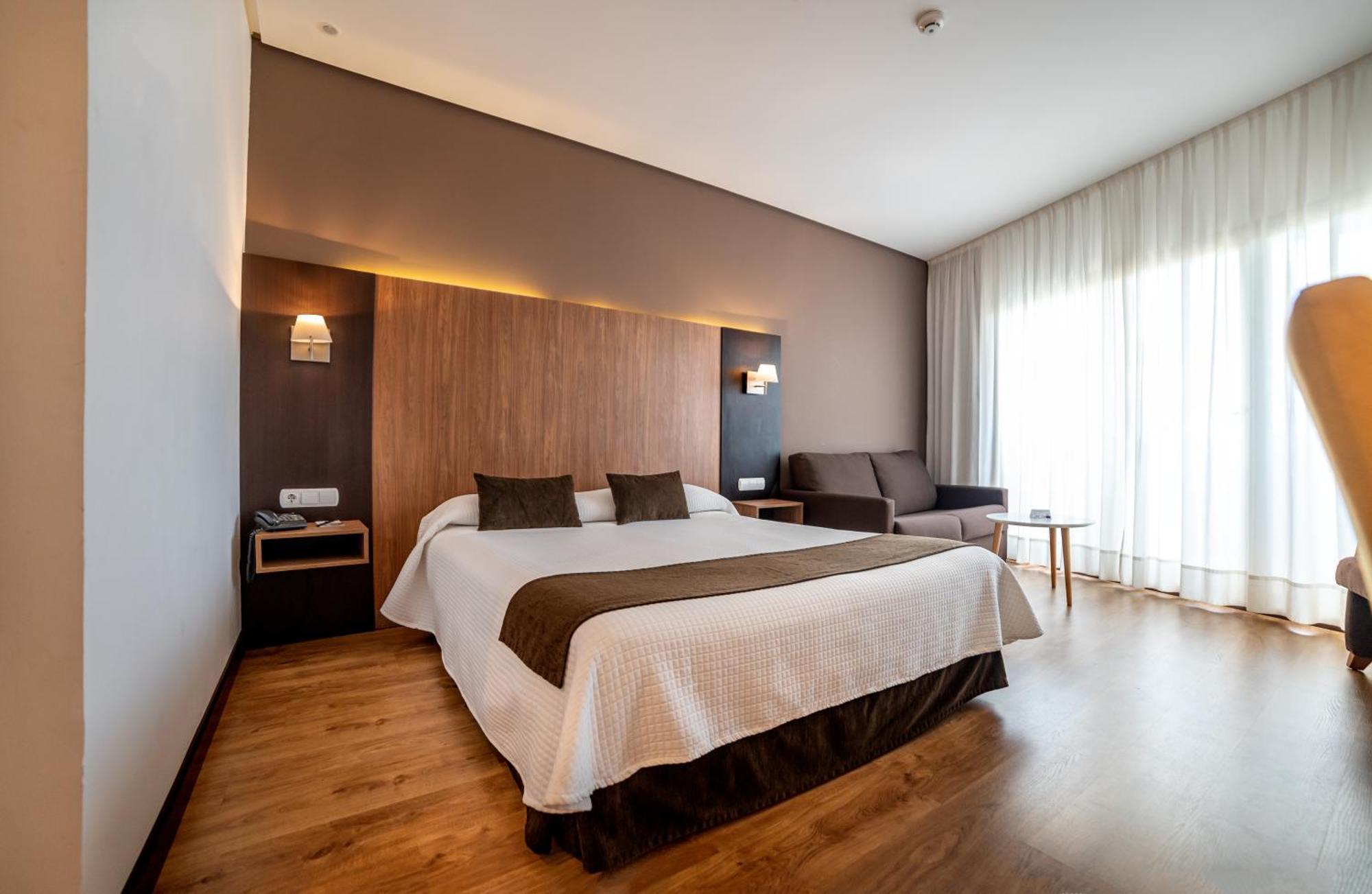 Double or Twin Room,1765165679:JPEG