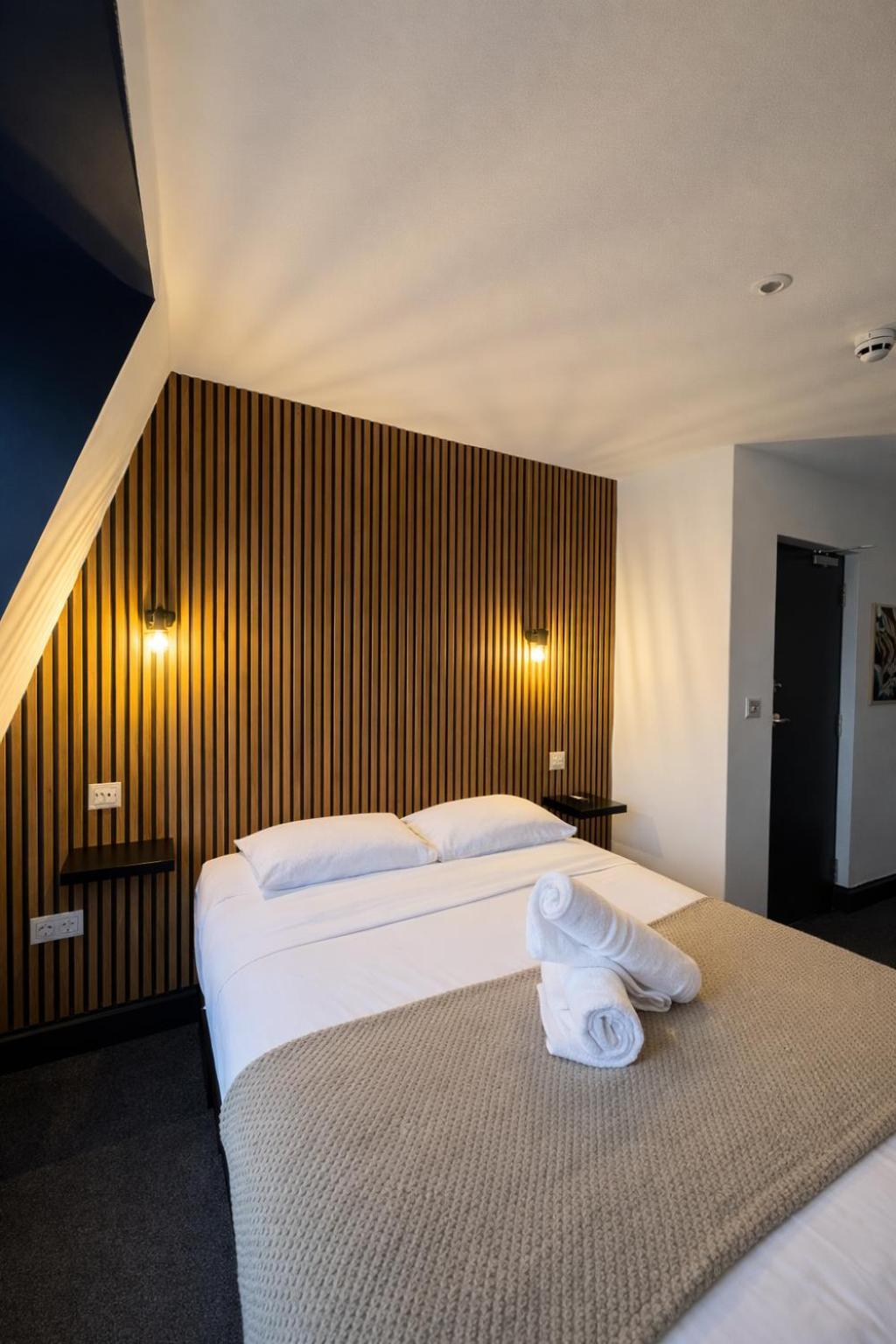 Double Room Private Bathroom