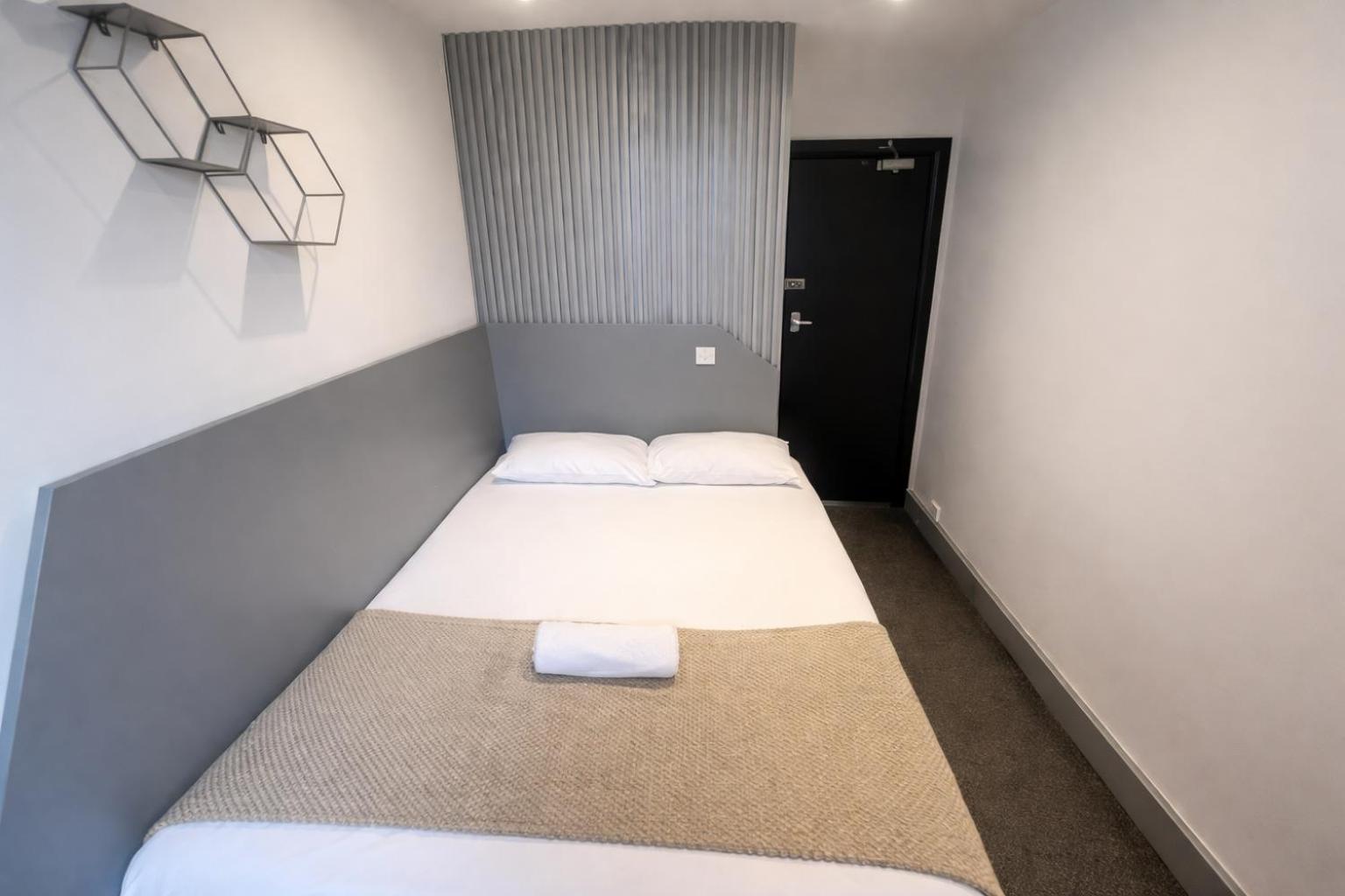 Double Room Private Bathroom