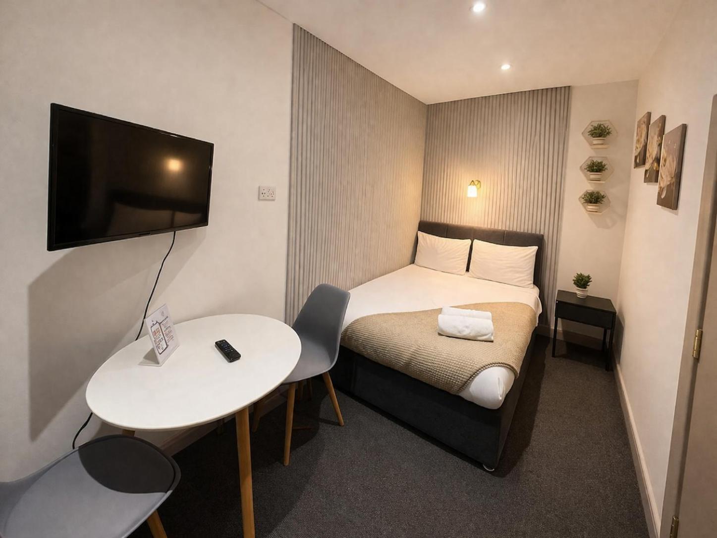 Double Room Private Bathroom