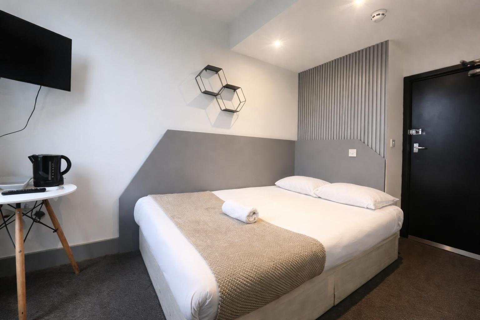 Double Room Private Bathroom