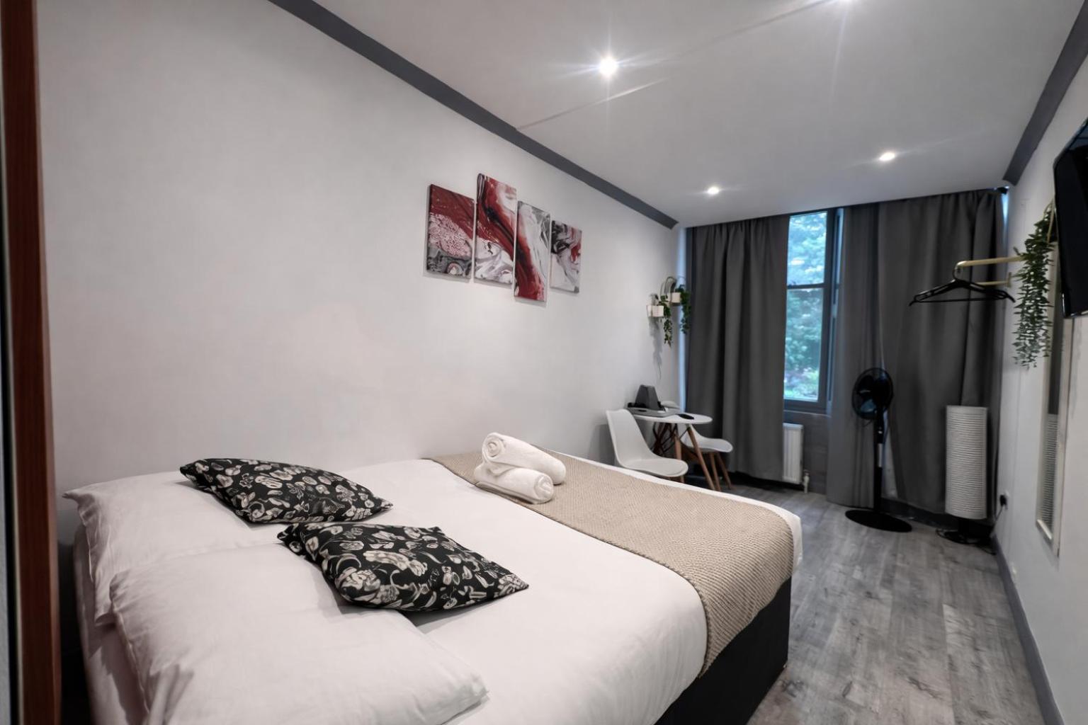 Double Room Private Bathroom