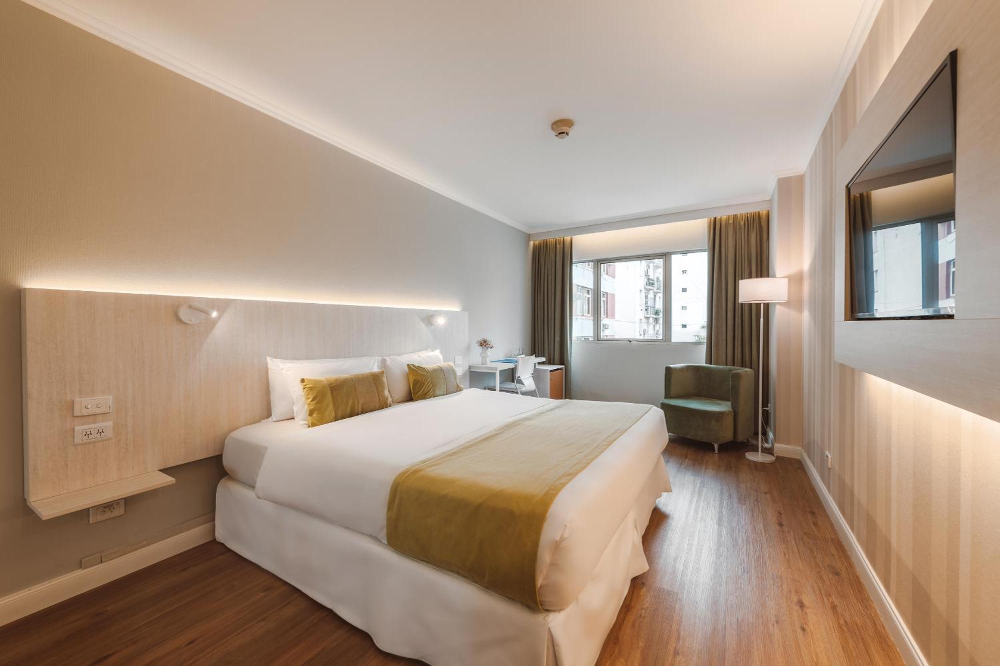 Standard Queen Room