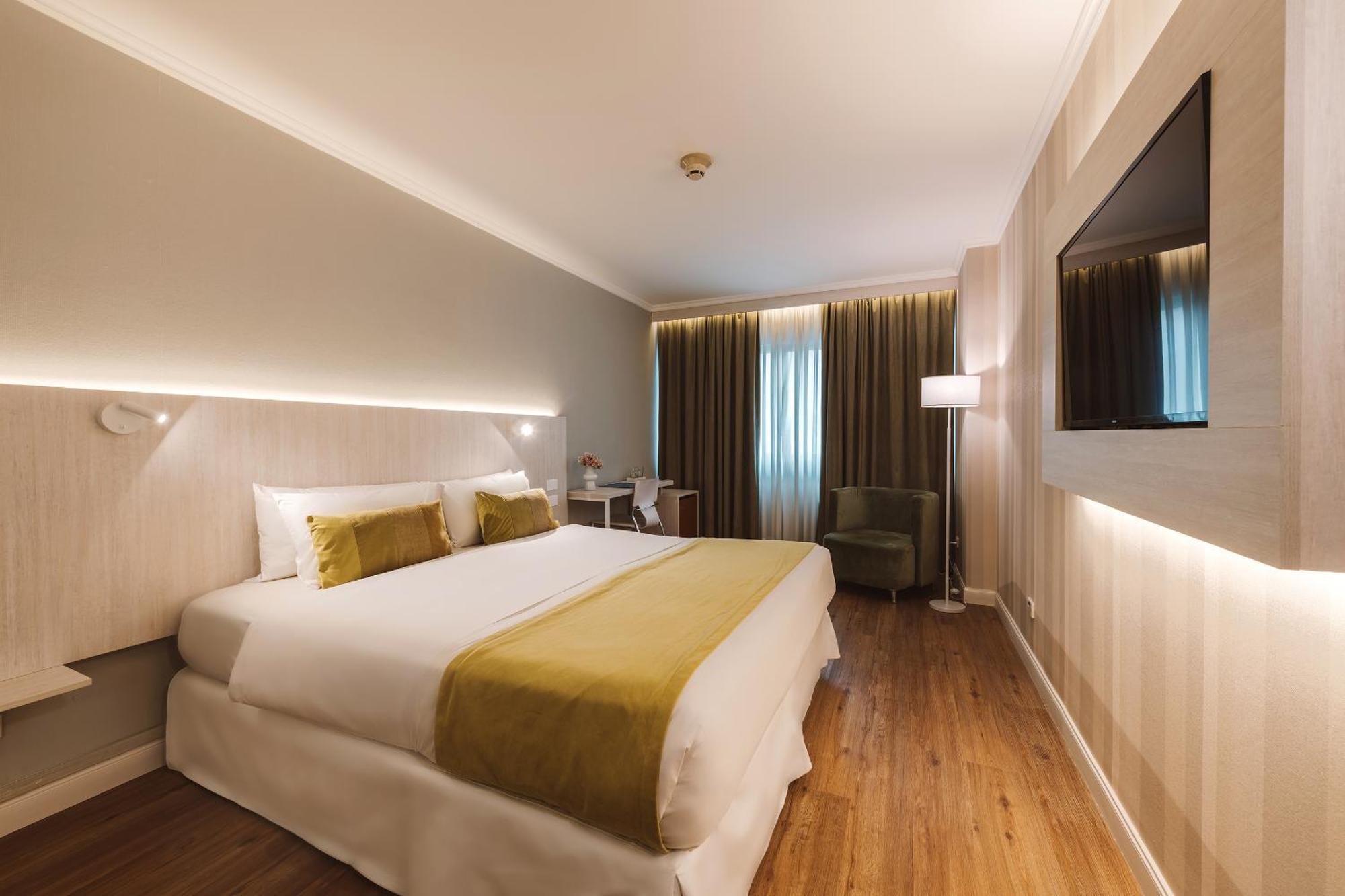 Standard Queen Room