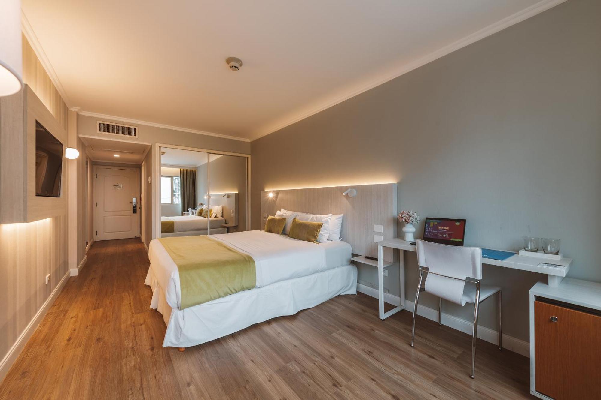 Standard Queen Room