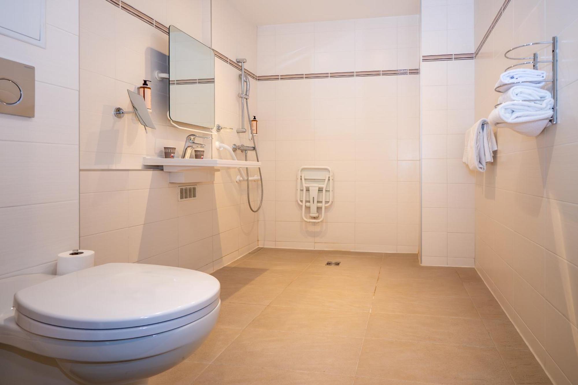 Classic Double Room Mobility Access