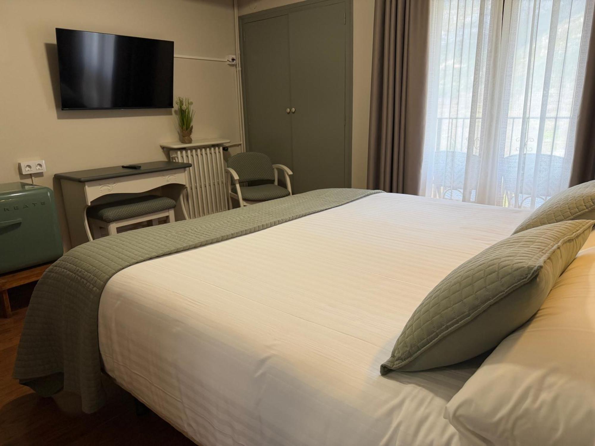 Double Room Terrace Mountain View