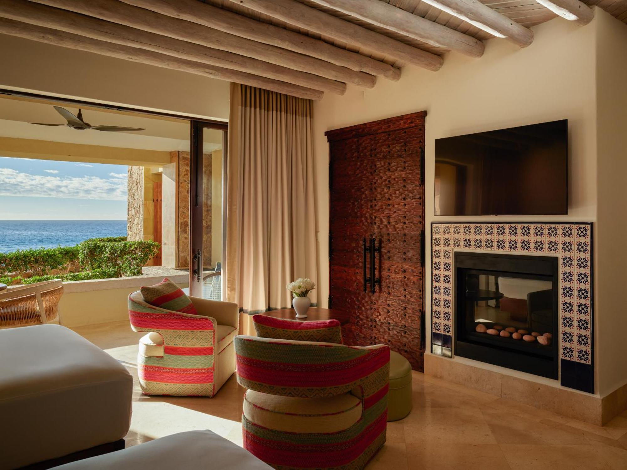 Corner Queen Room Two Queen Beds Ocean View Plunge Pool