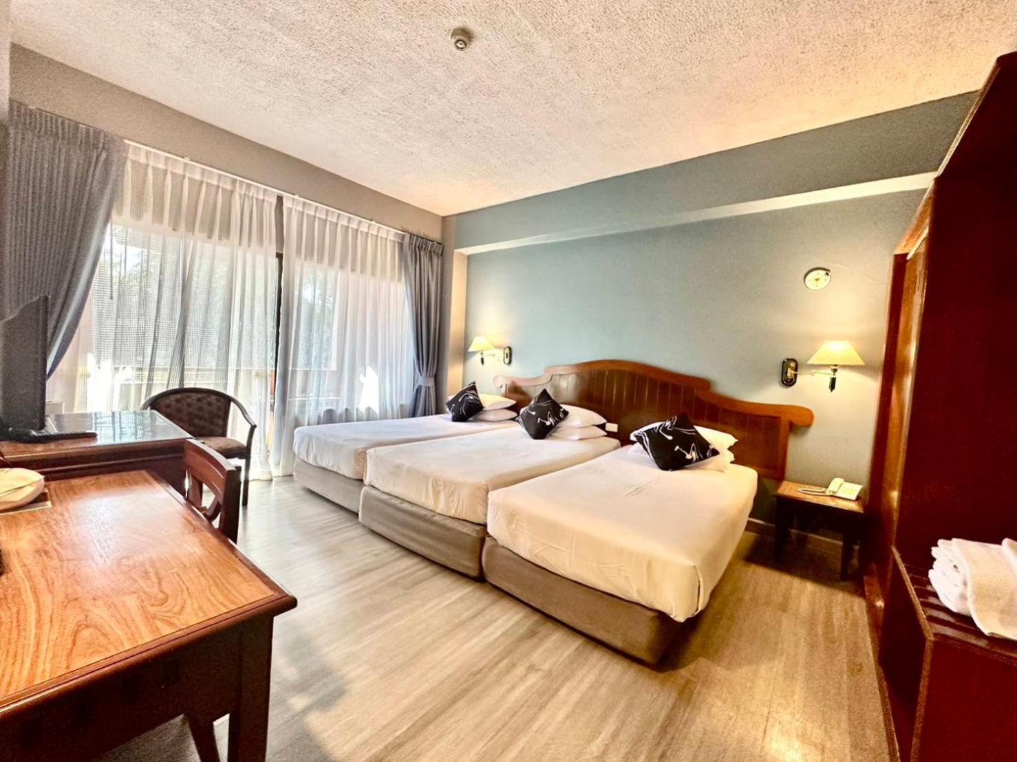 Deluxe Family Room