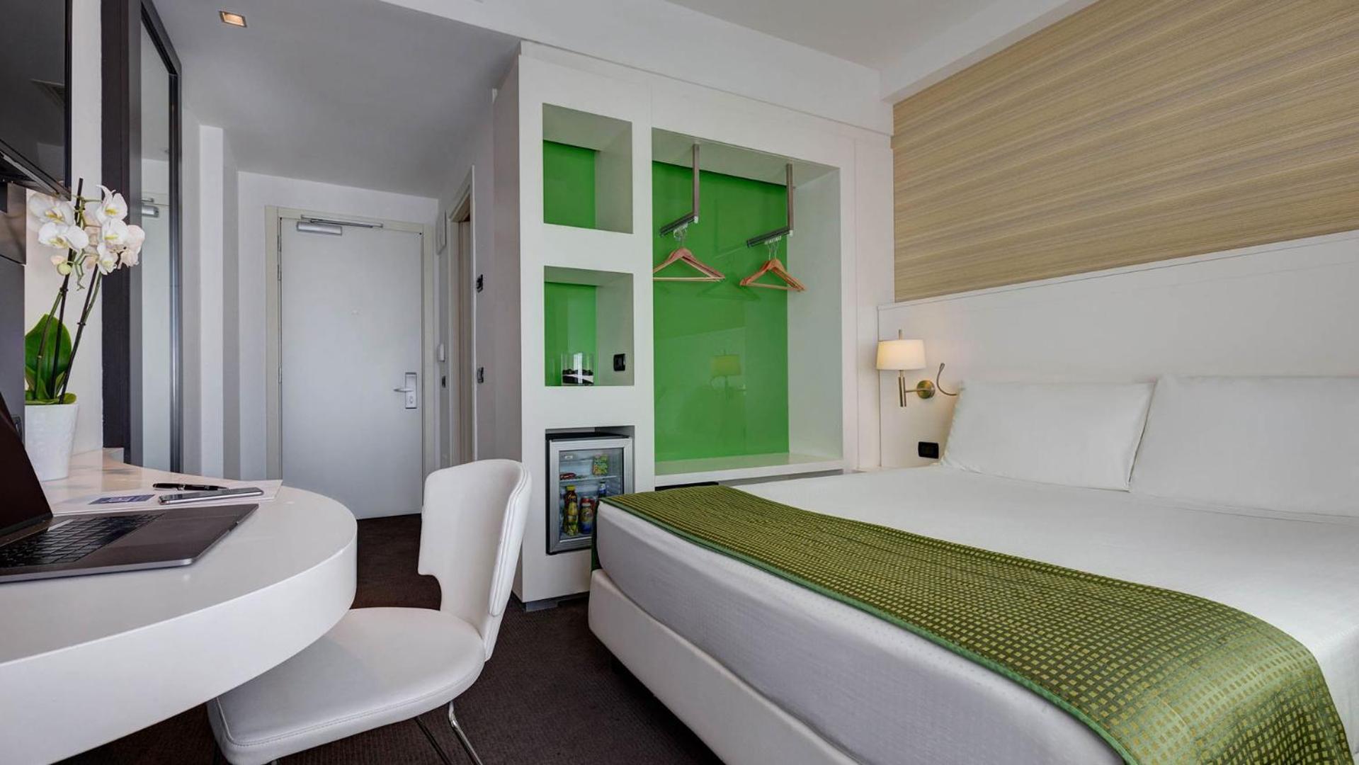 Double Room,1765199275:JPEG