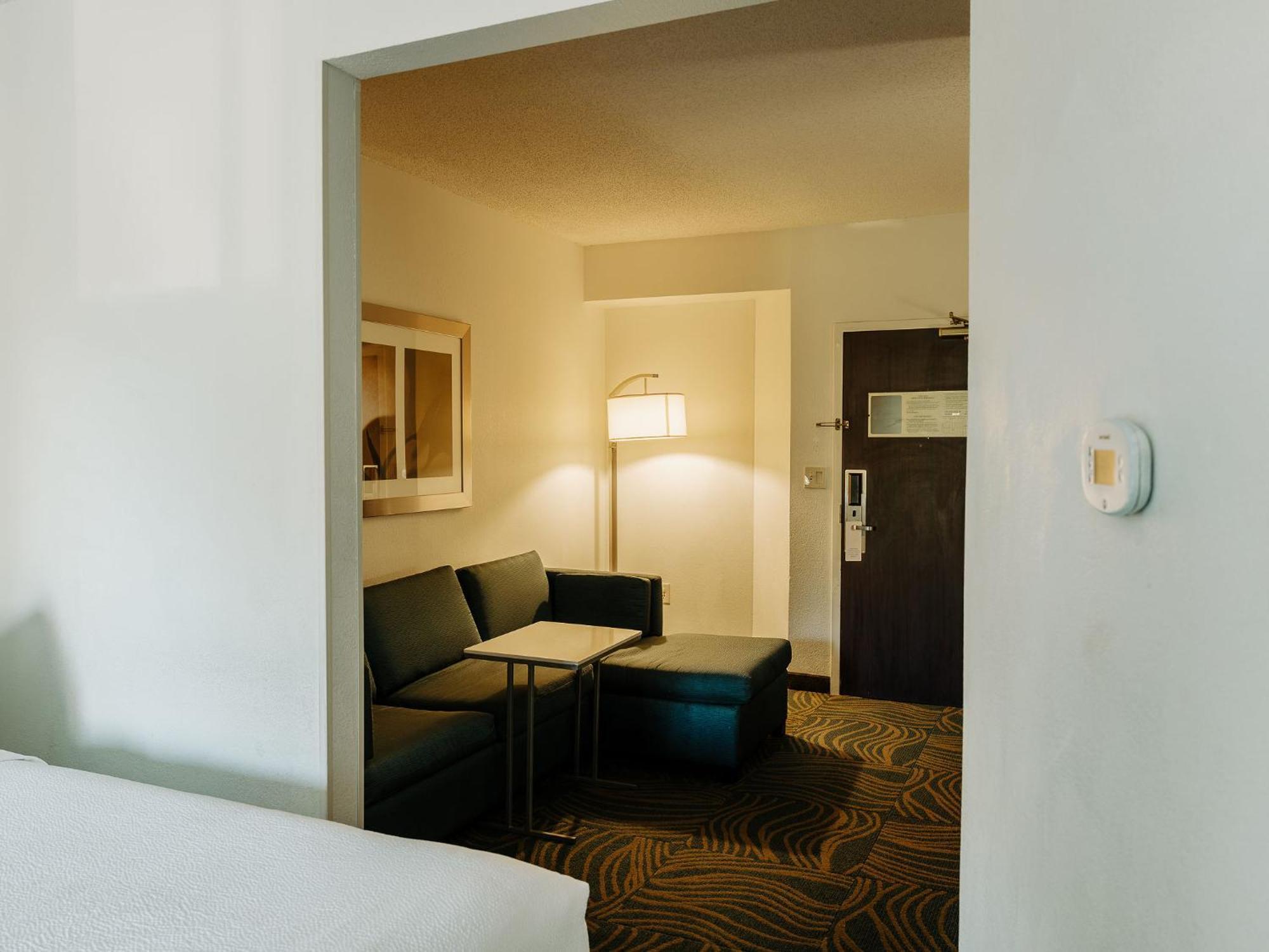 Queen Suite Two Queen Beds,1765201866:JPEG