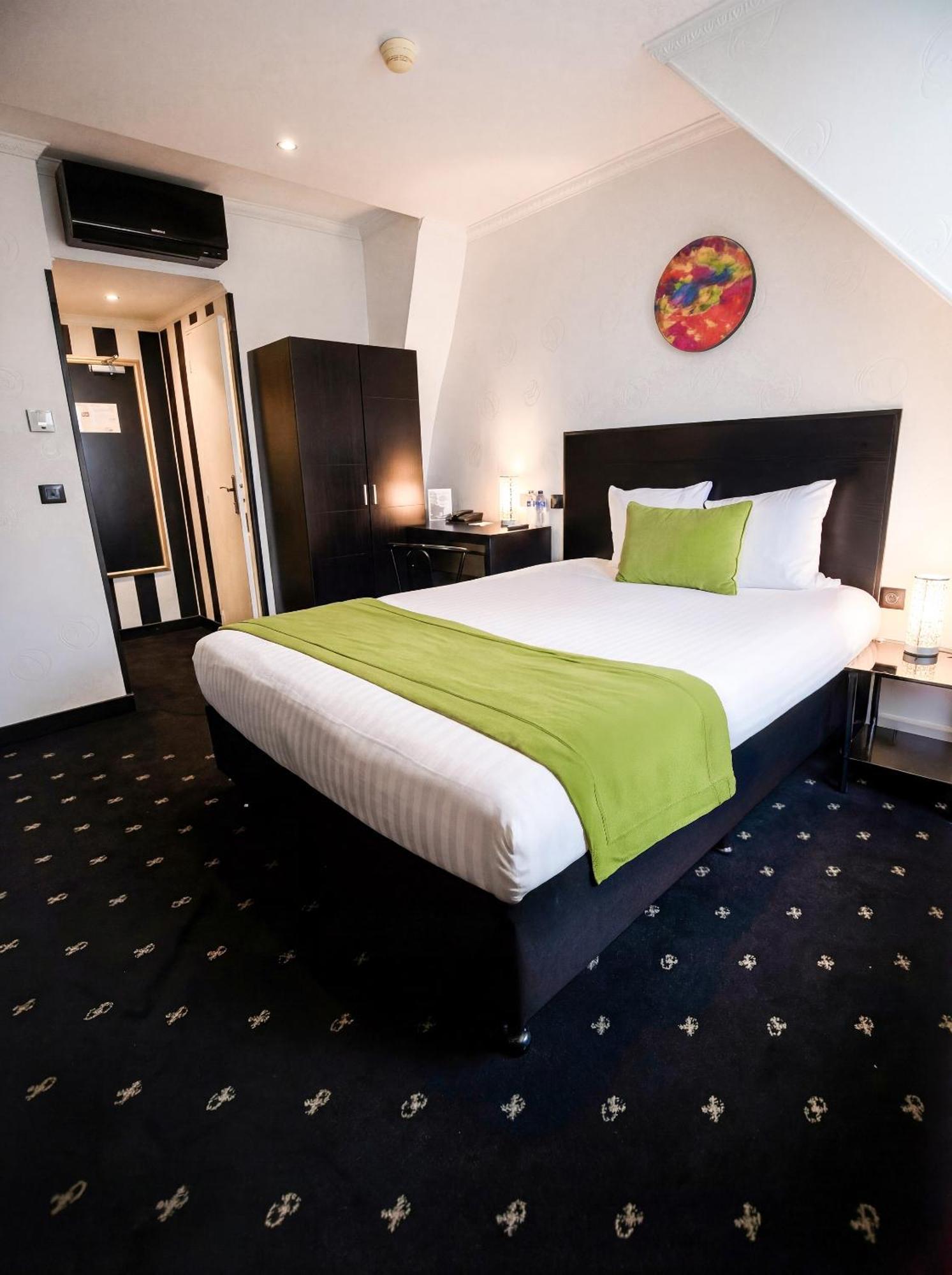 Single Room,1765205557:JPEG