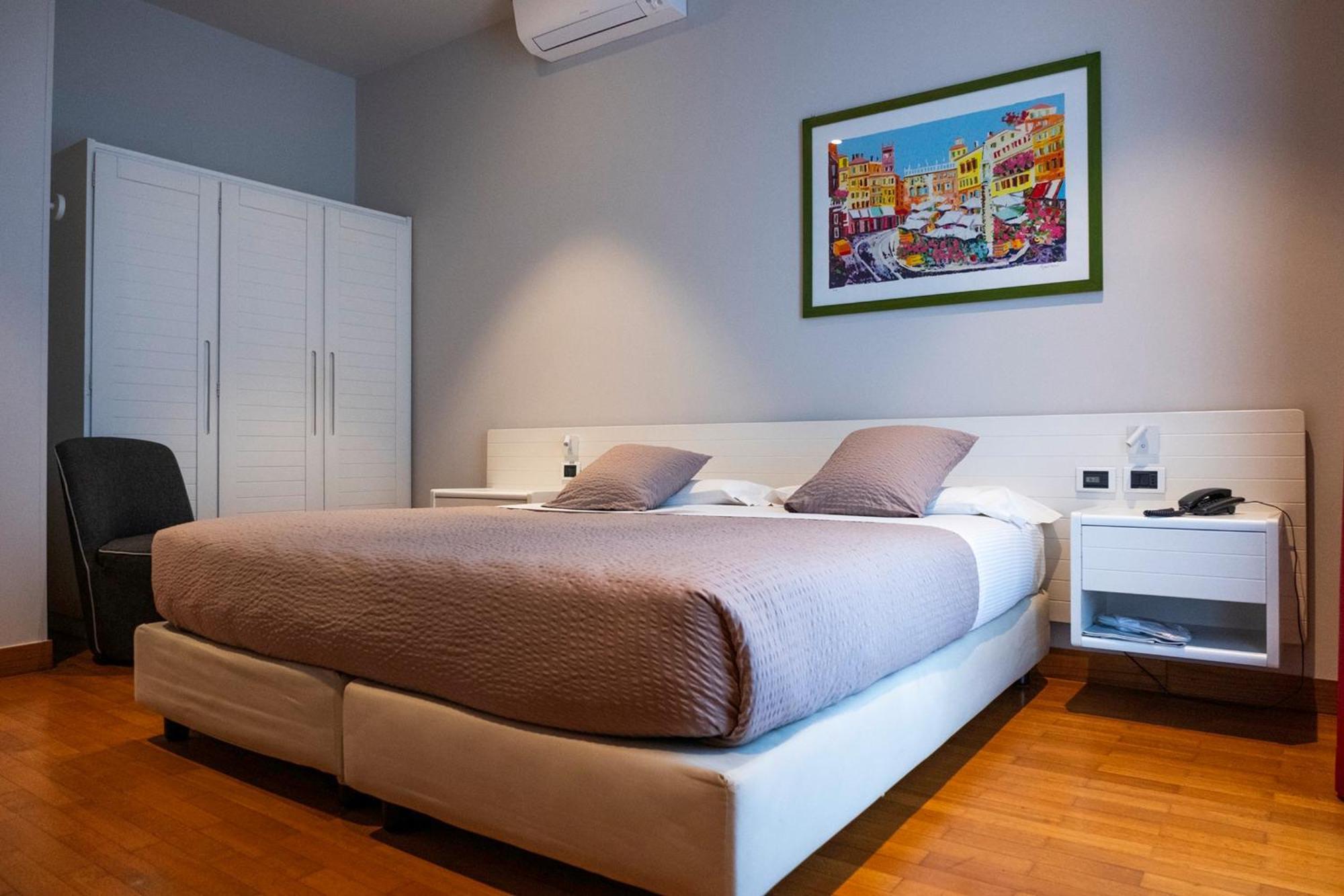 Double or Twin Room Balcony Side Lake View