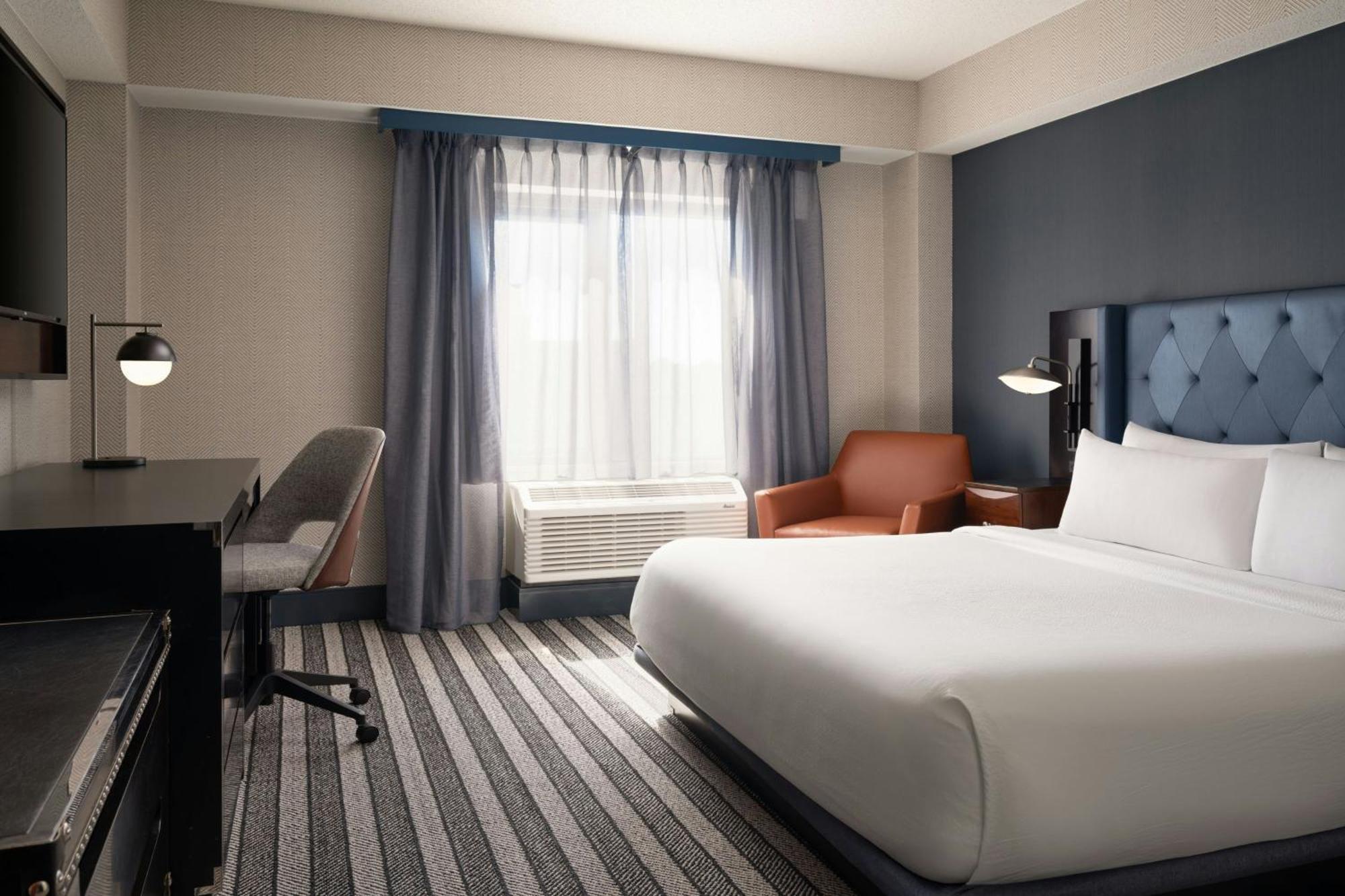 One-Bedroom King Suite