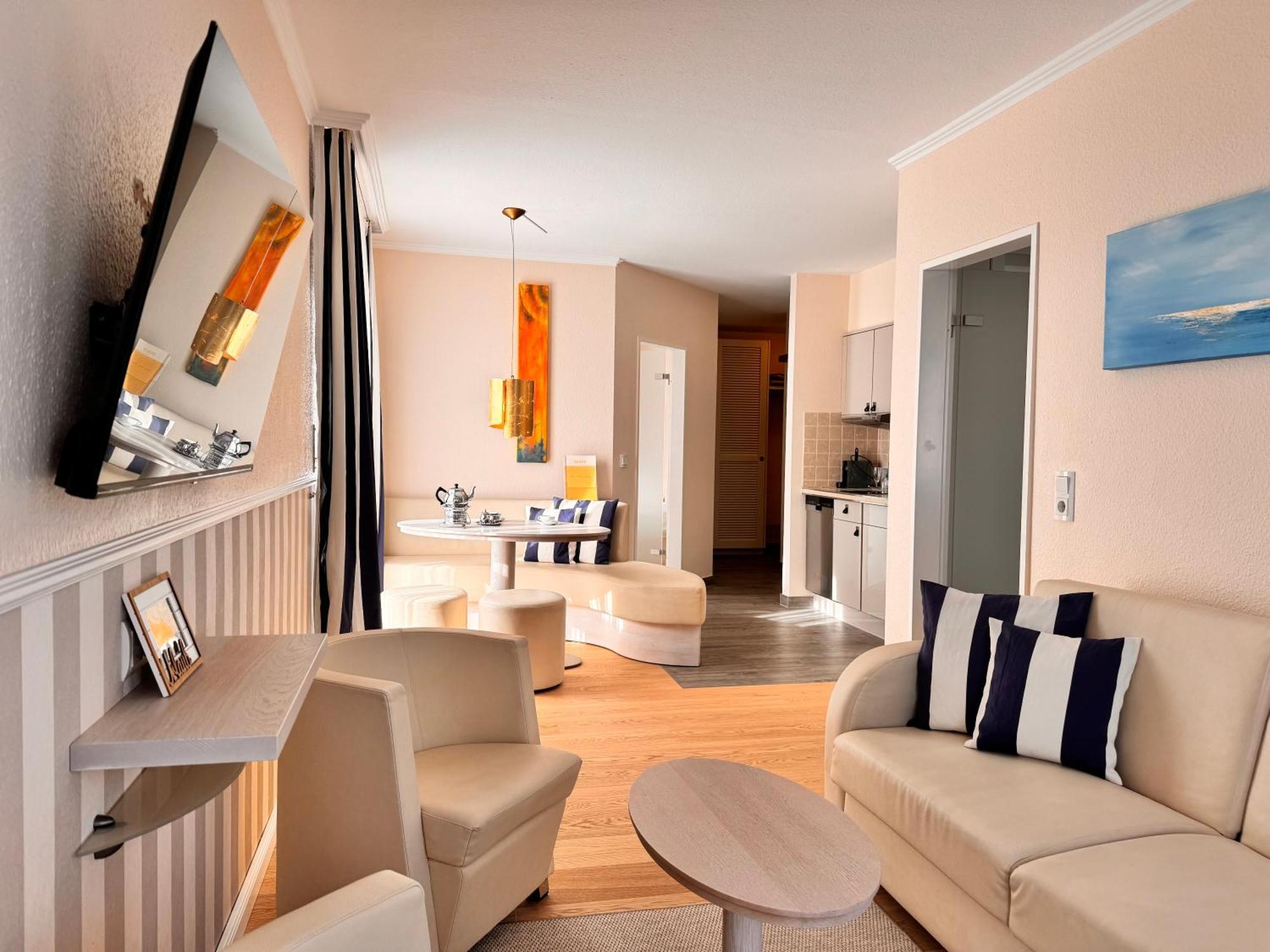 Suite Pool View