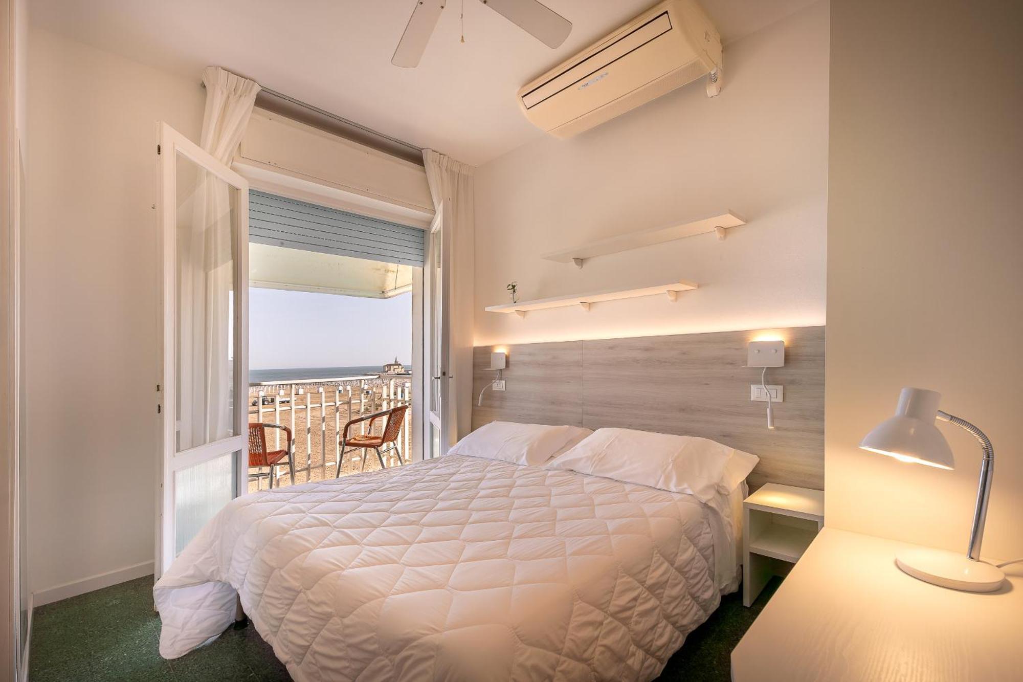 Double or Twin Room Balcony Sea View,1765319349:JPEG