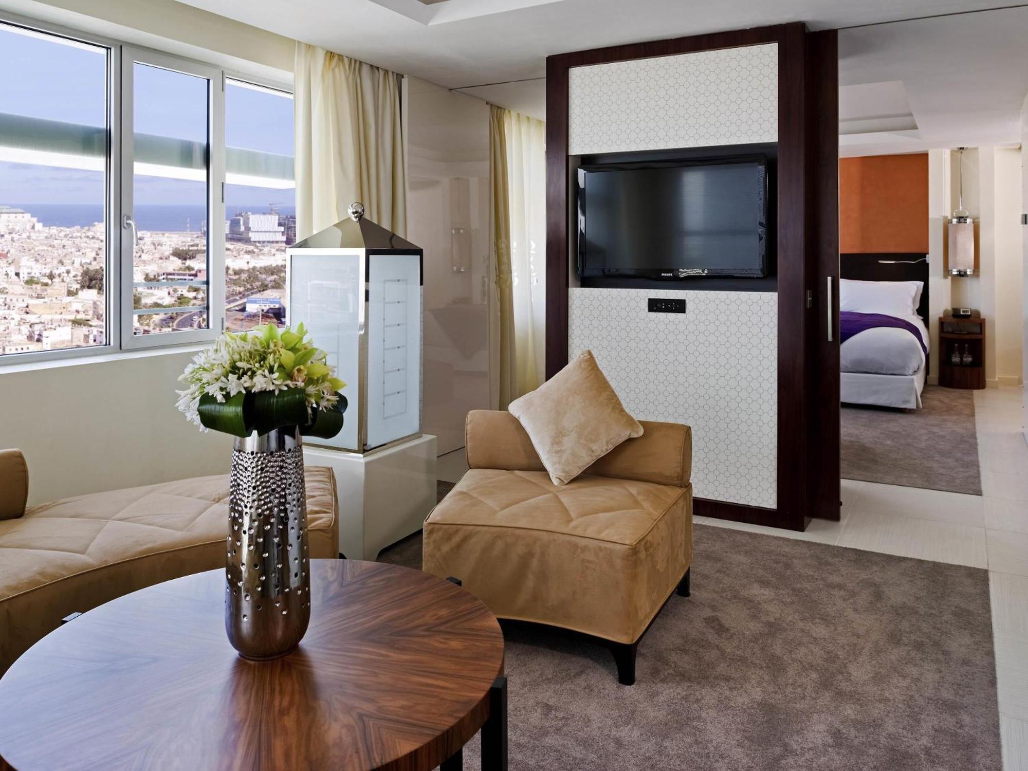 Prestige Suite King Bed Mosque & Medina view a Separate Lounge,63561232:JPEG