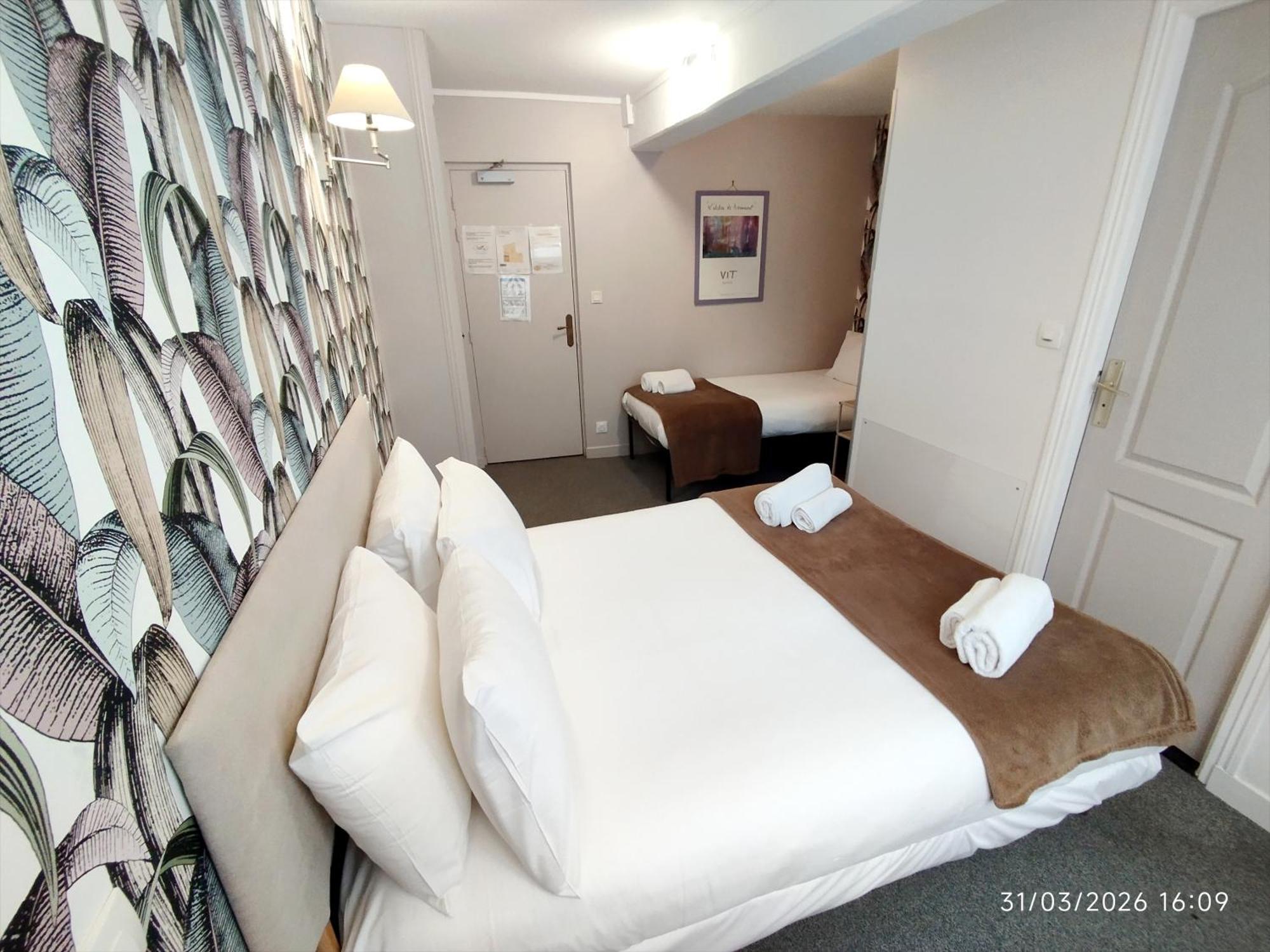 Triple Room,1765322413:JPEG
