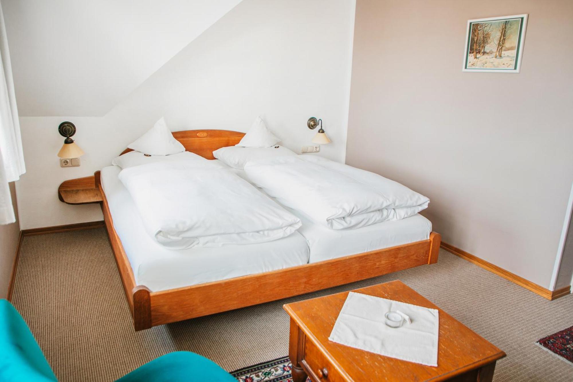 Double Room,1765323549:JPEG