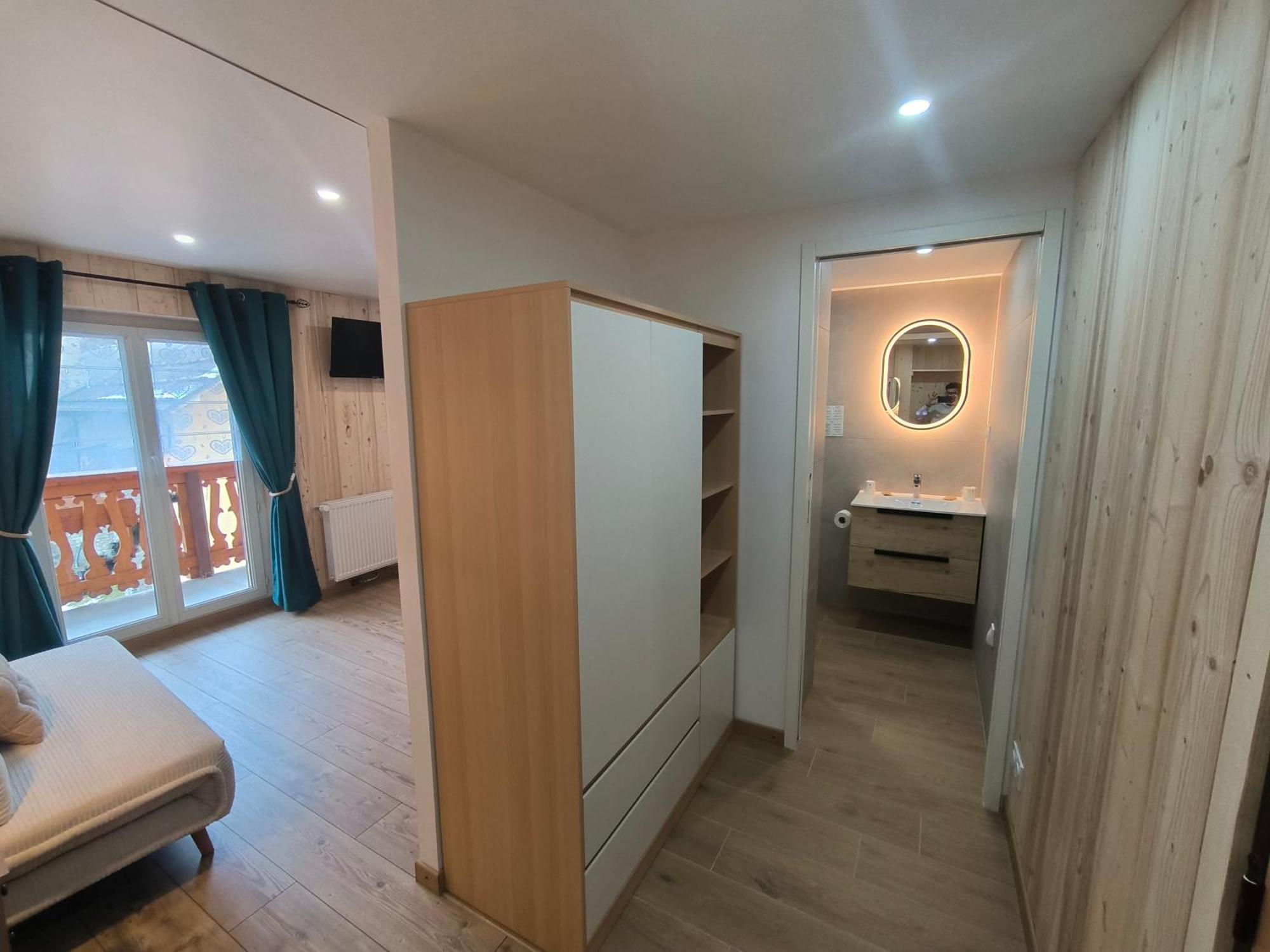 Deluxe Double Room Balcony,1765324091:JPEG