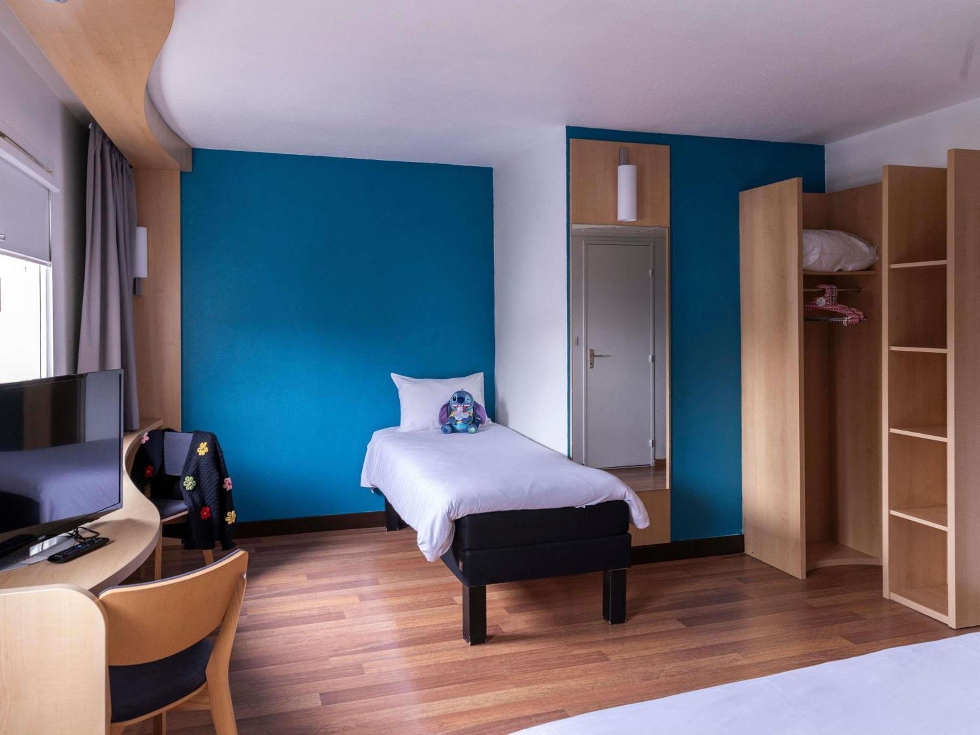 Standard Room One Double Bed One Single Bed,1765326379:JPEG