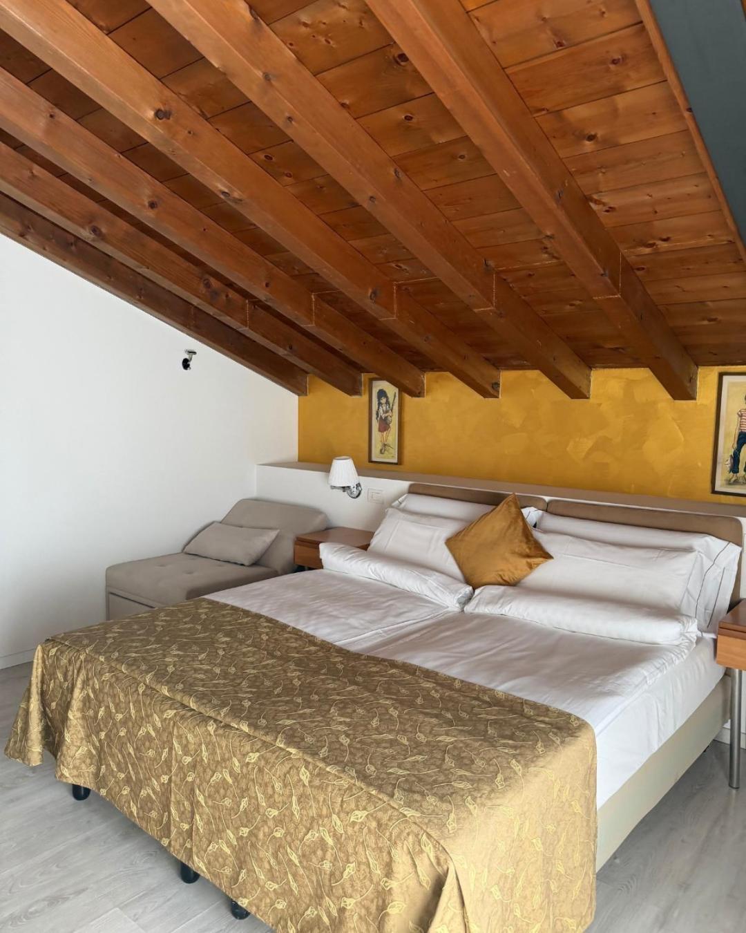 Double Room Terrace Lake View