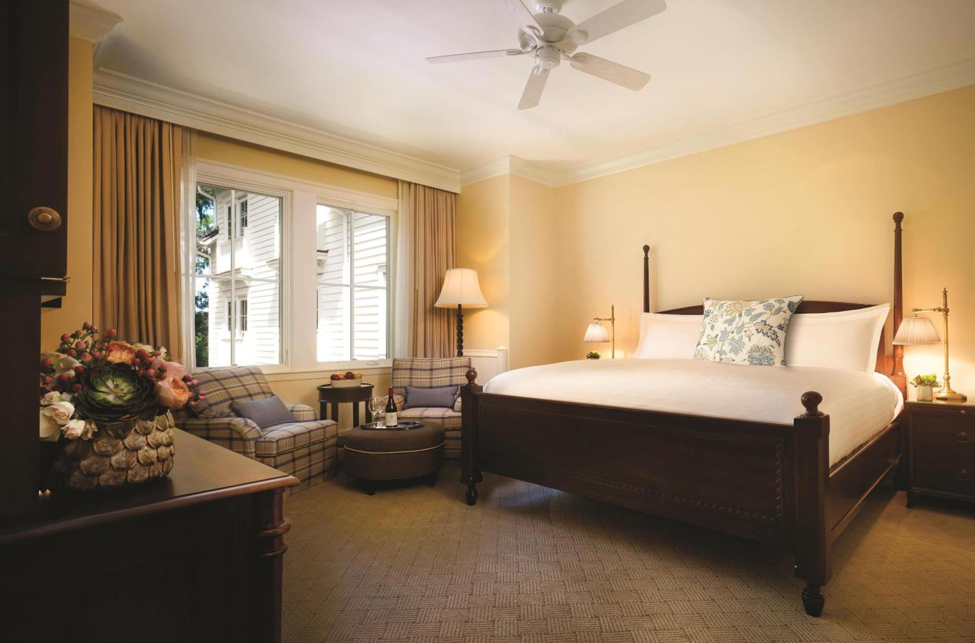 Forest View King Room