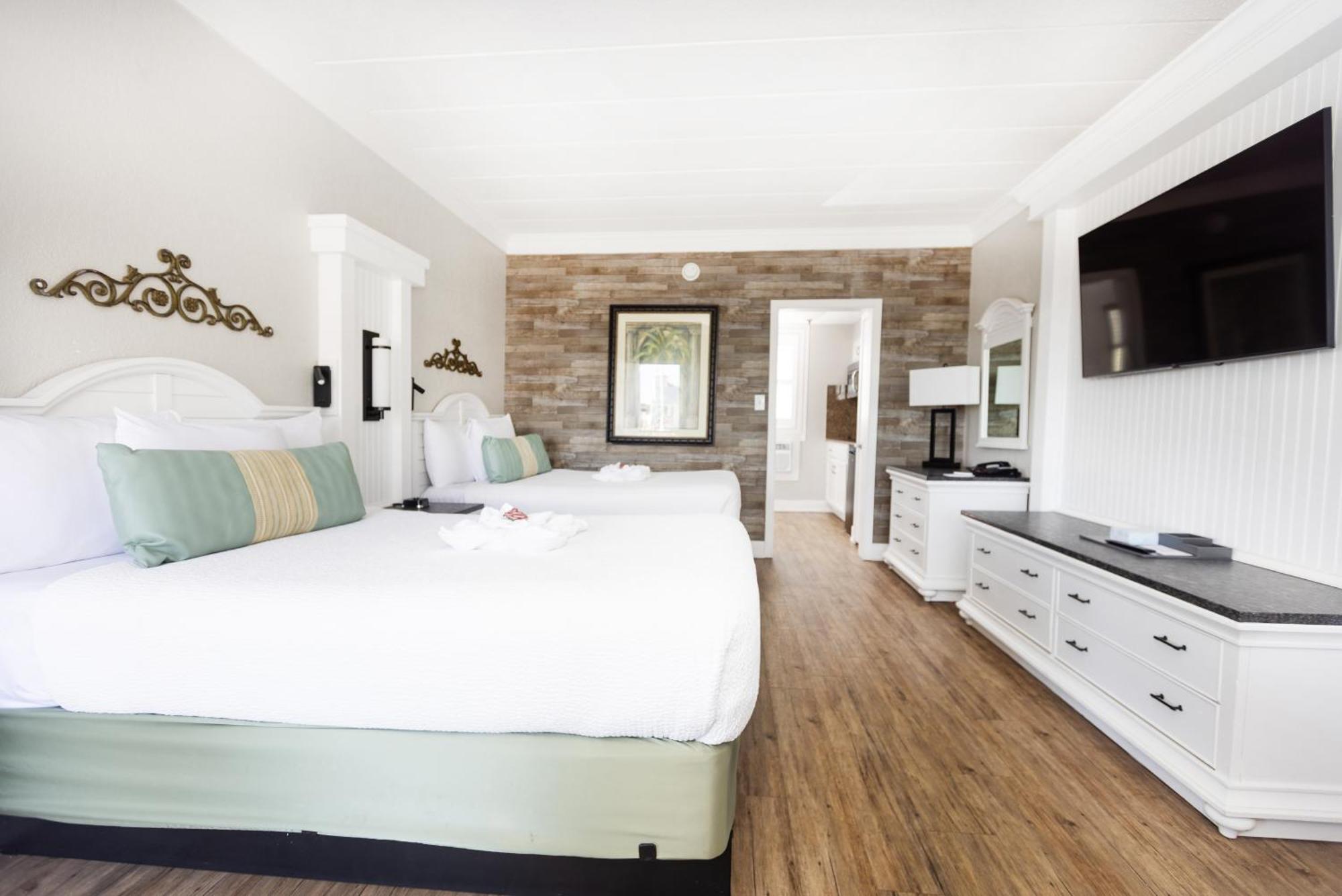 2 Double Bed Efficiency Pool View Exterior Entrance