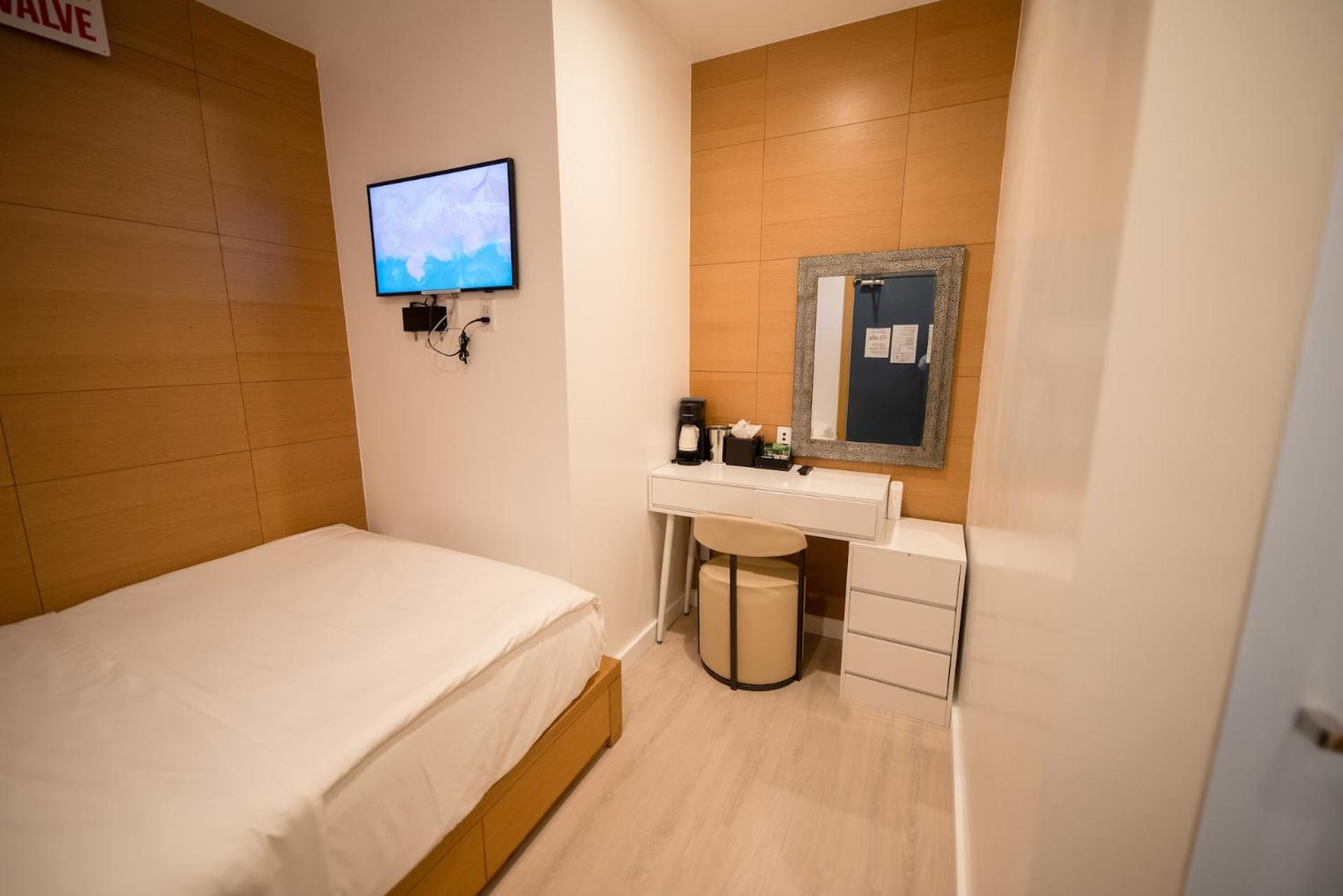 Compact Room